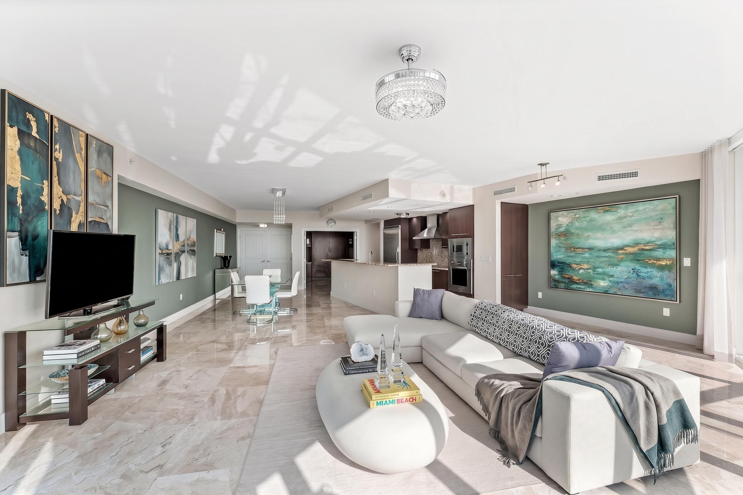 1 N Ocean Boulevard 806
