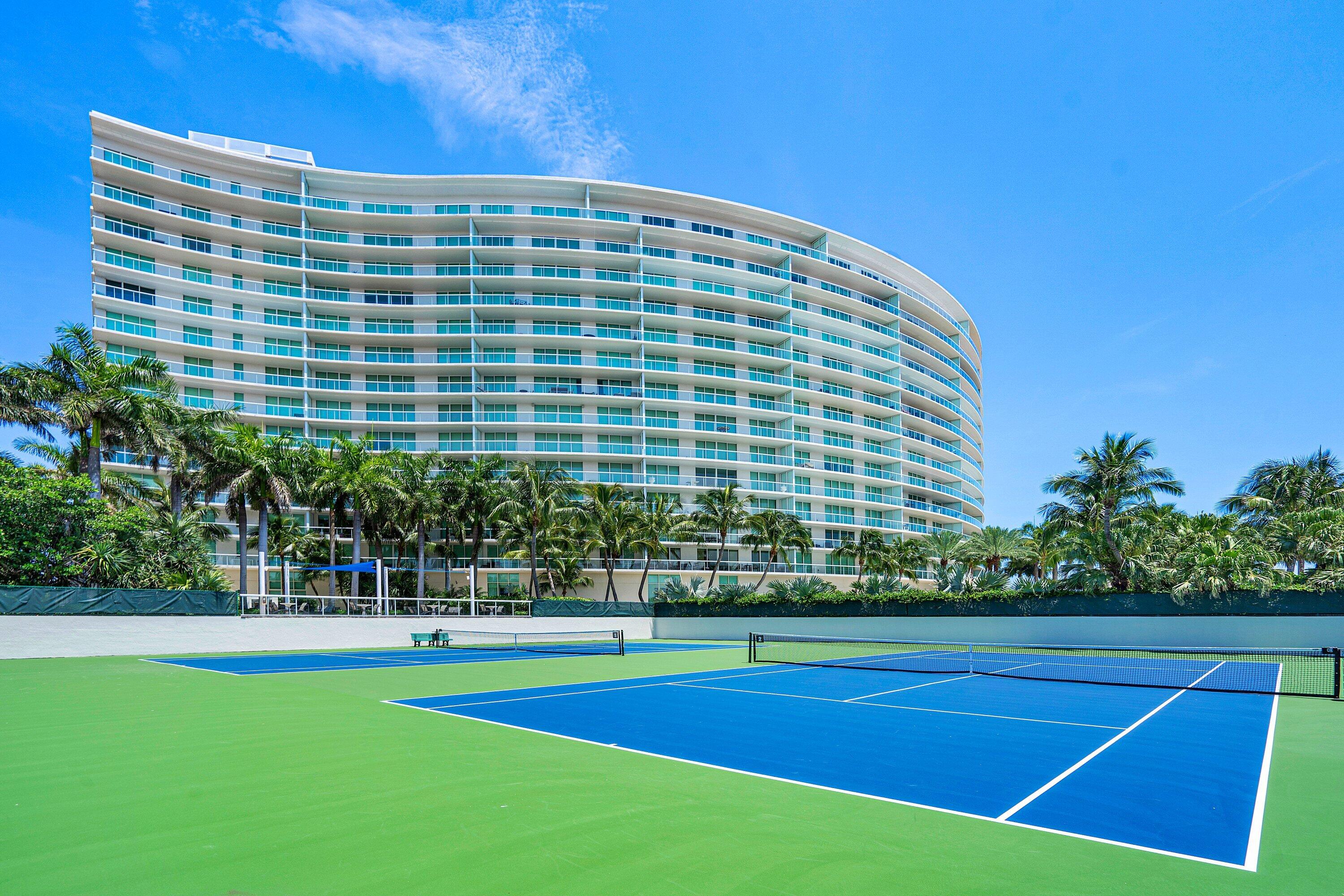 1 N Ocean Boulevard 806