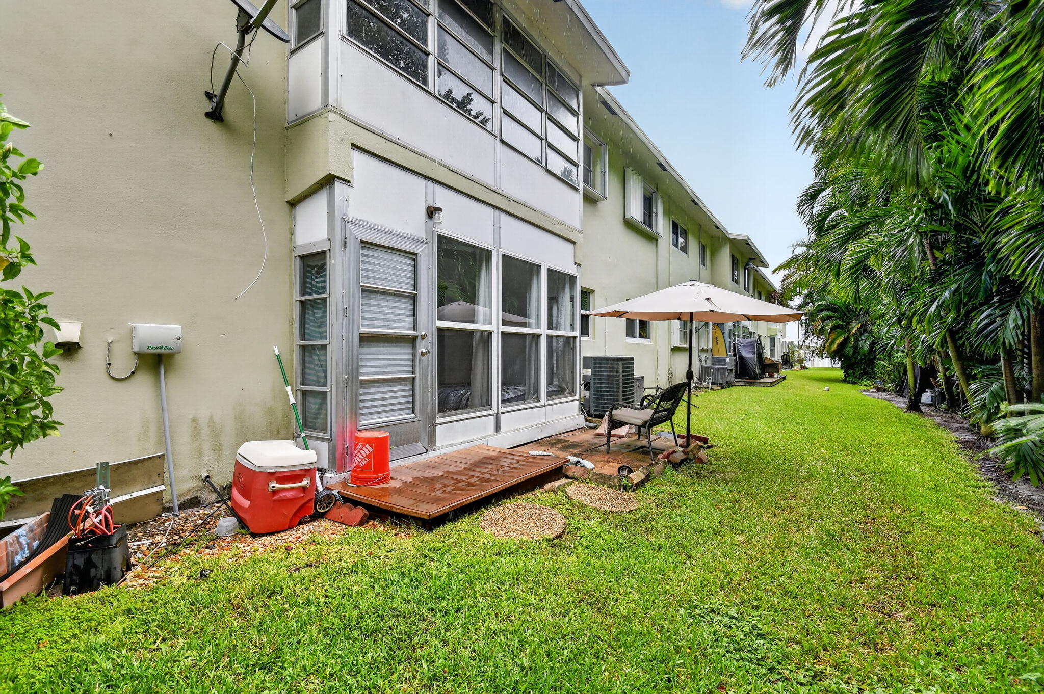 658 NE 6TH Court E E
