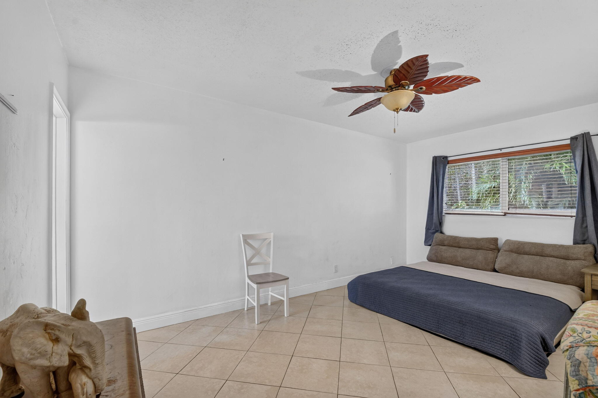 658 NE 6TH Court E E