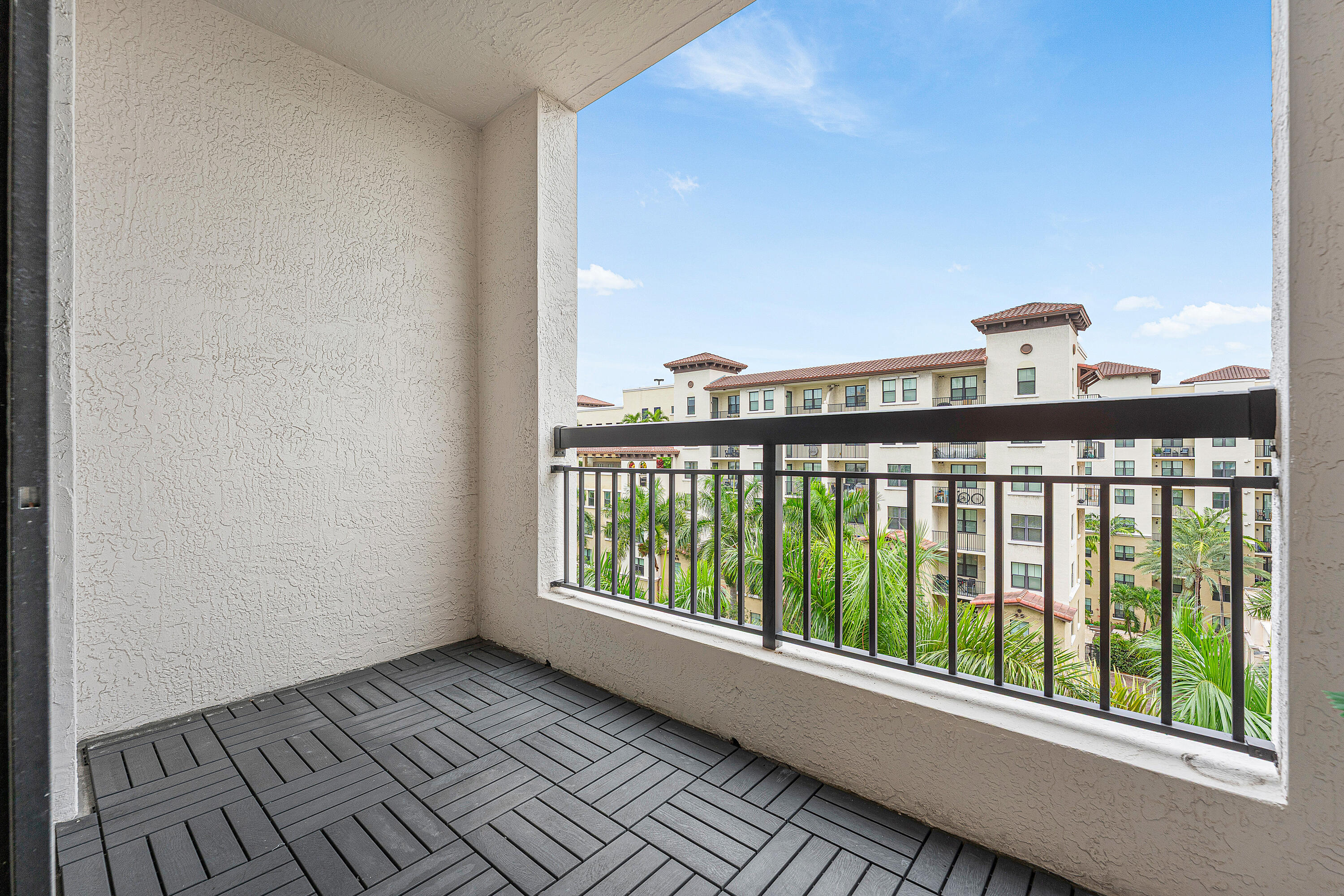 233 S Federal Highway 605