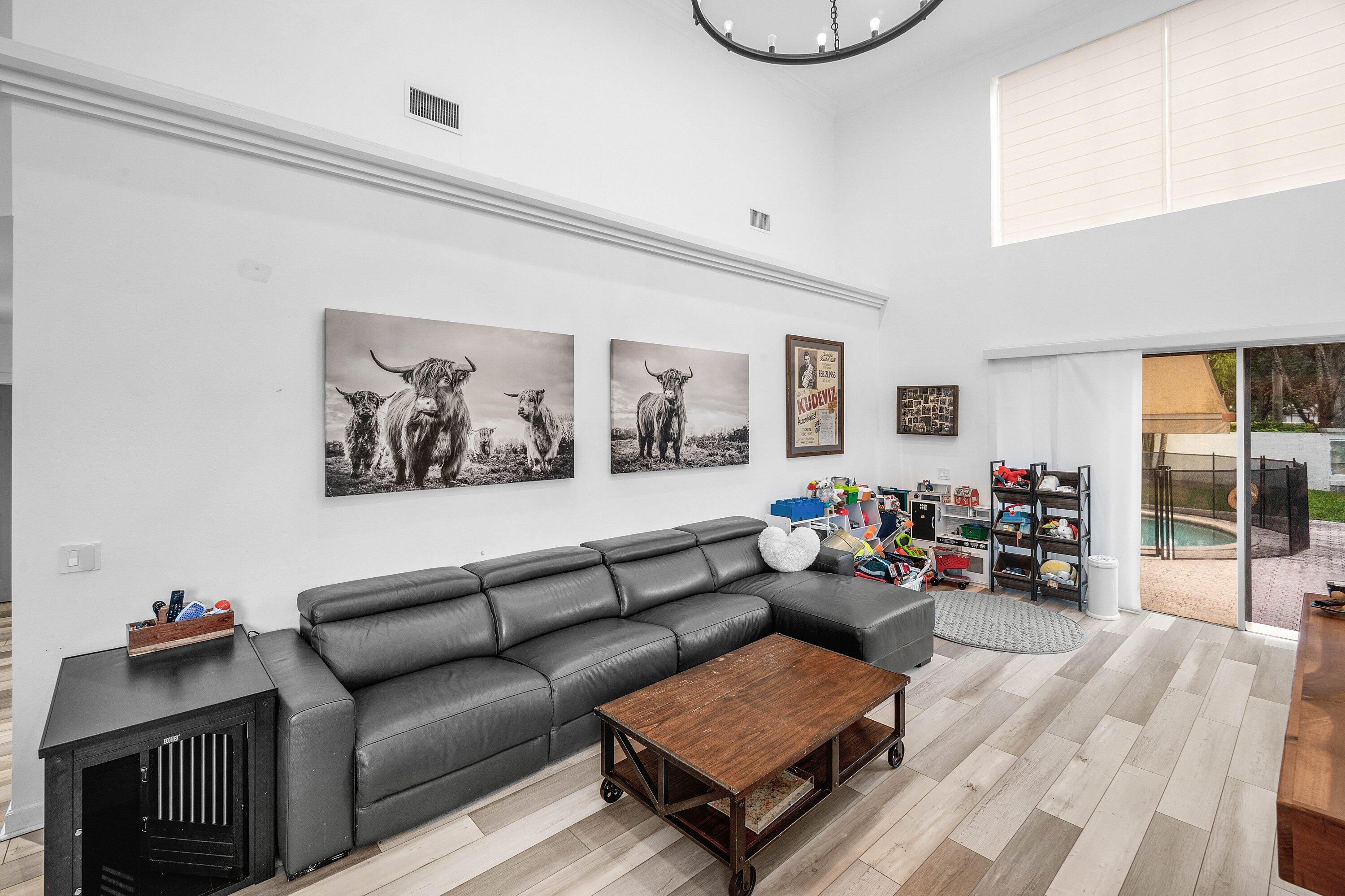 5705 NW 42ND Court