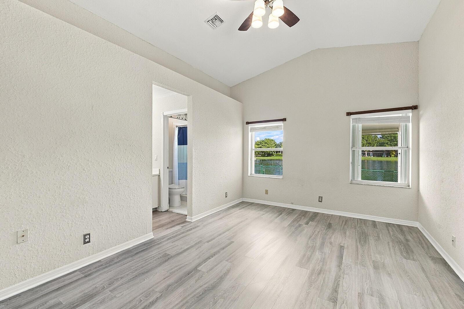 10627 NW 7TH Street