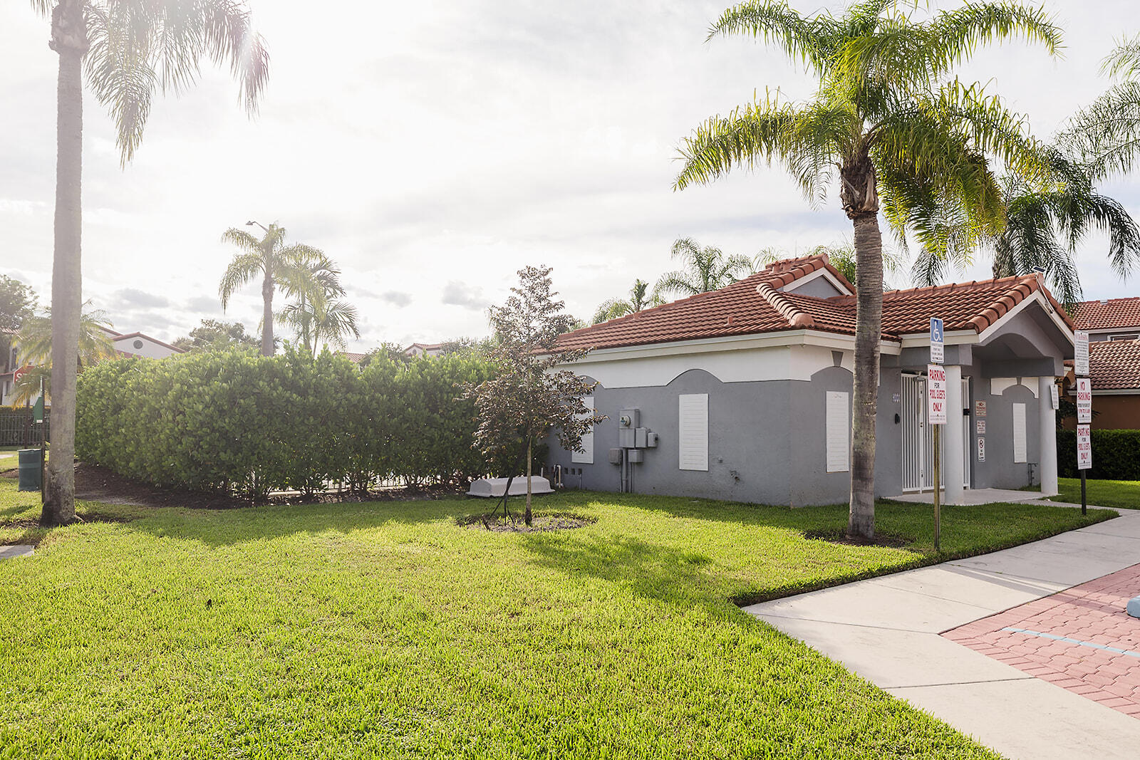 10627 NW 7TH Street