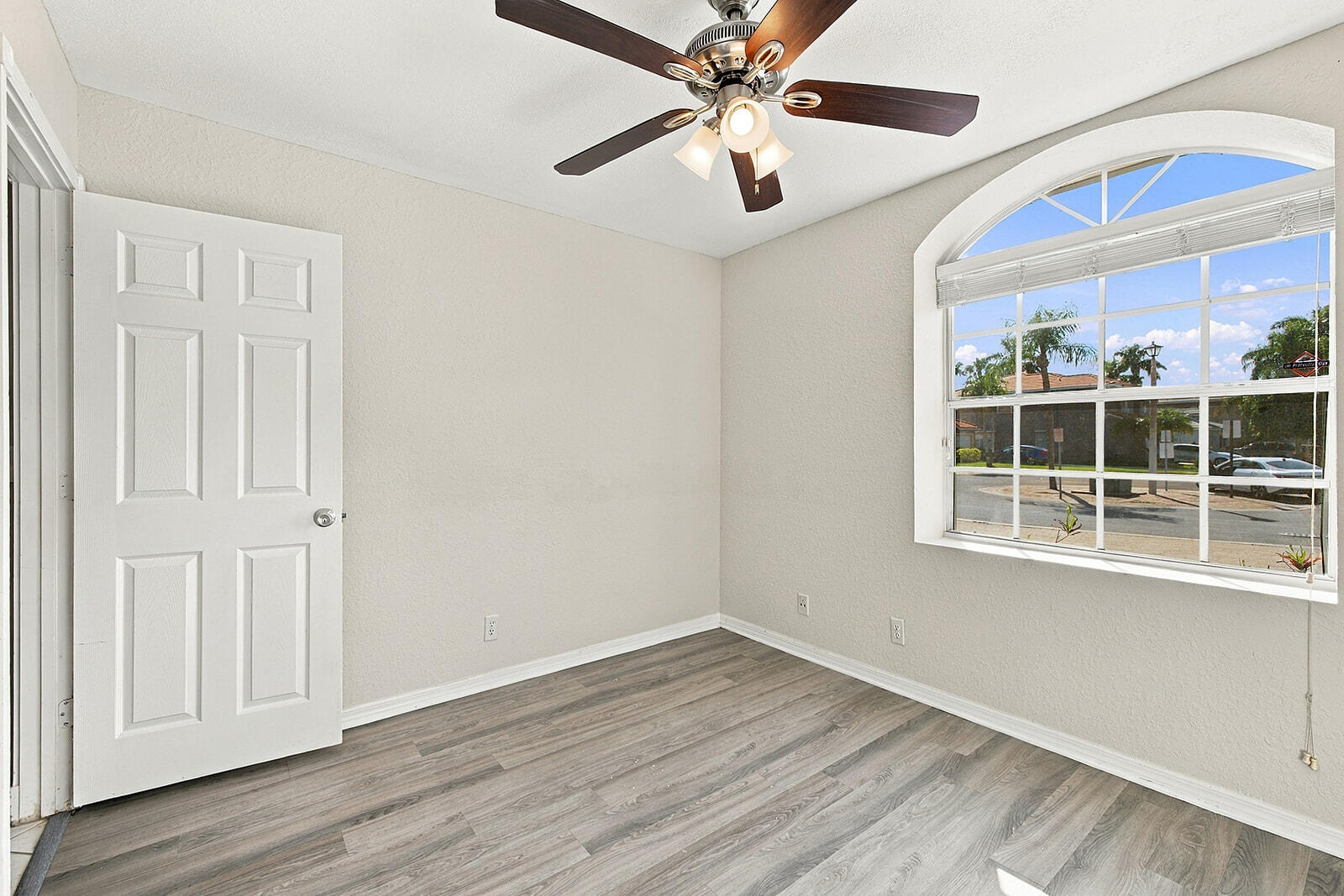 10627 NW 7TH Street