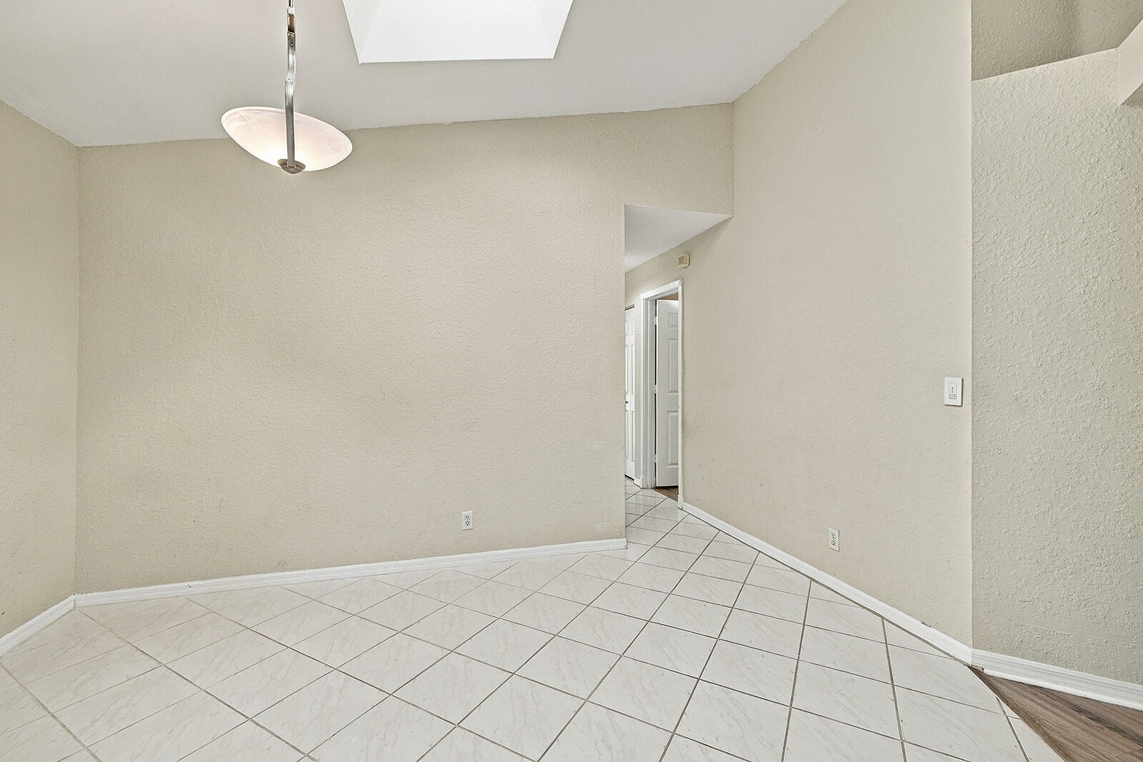 10627 NW 7TH Street