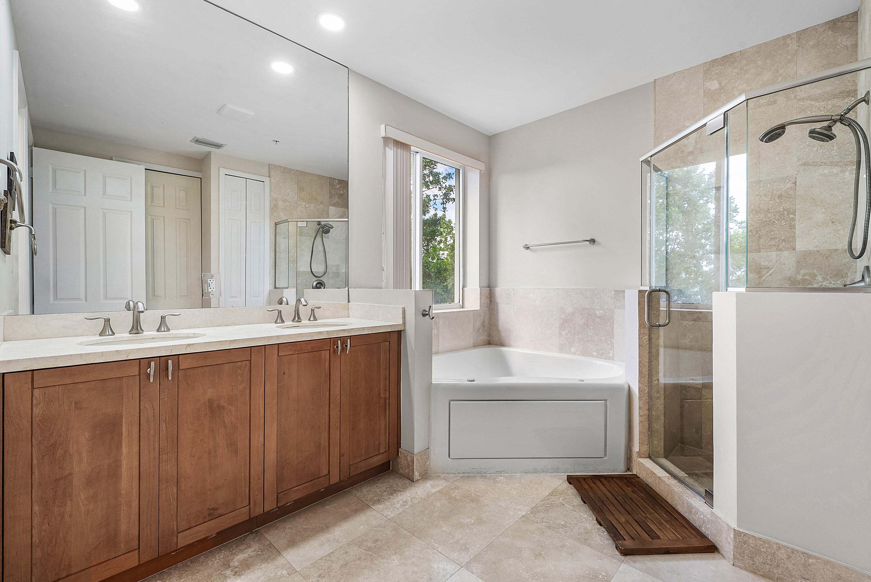 3131 Waterside Circle