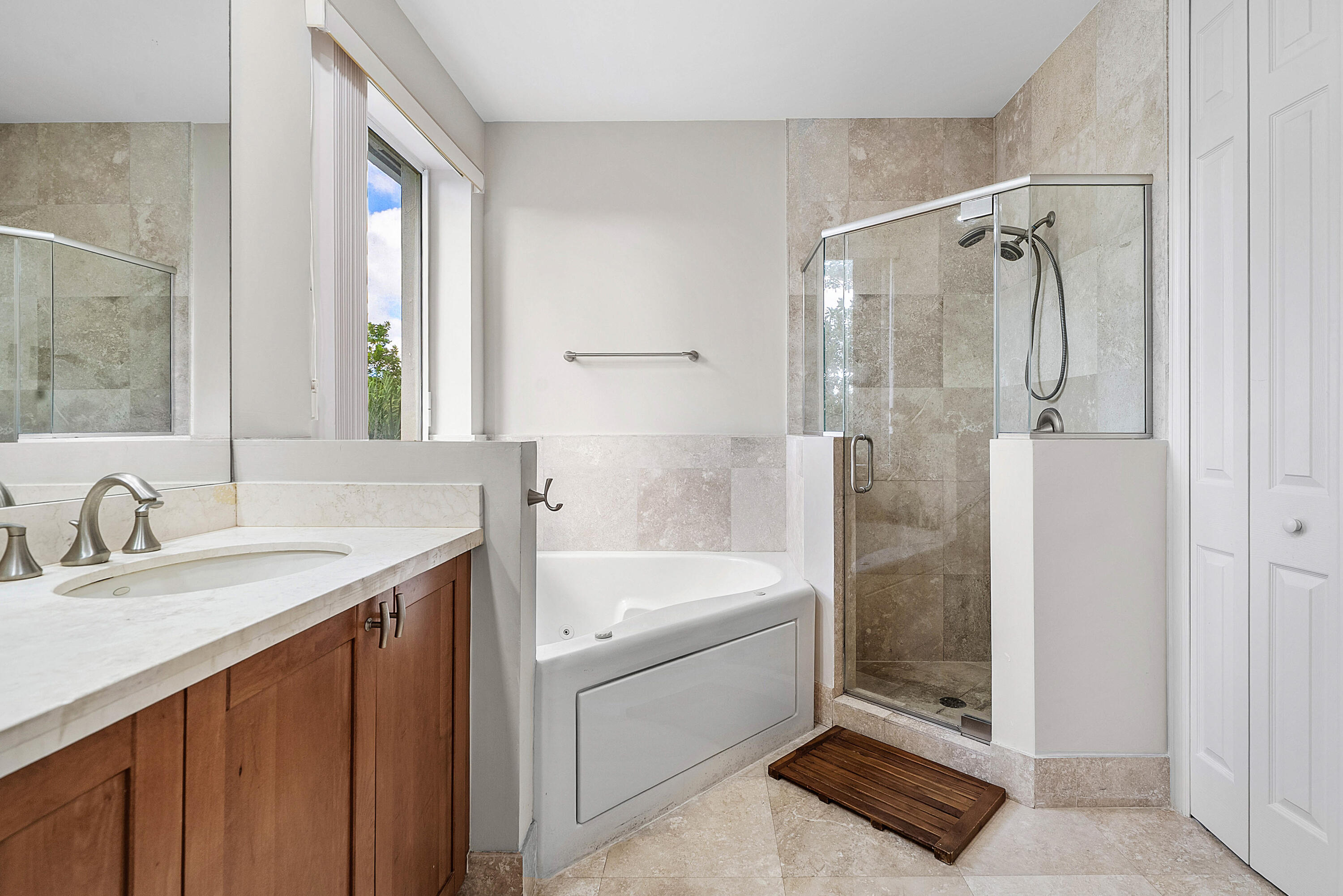 3131 Waterside Circle