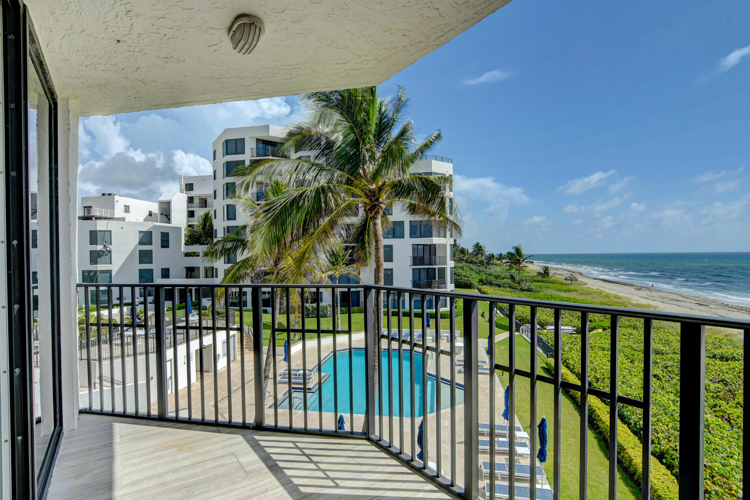 2575 S Ocean Boulevard 204S