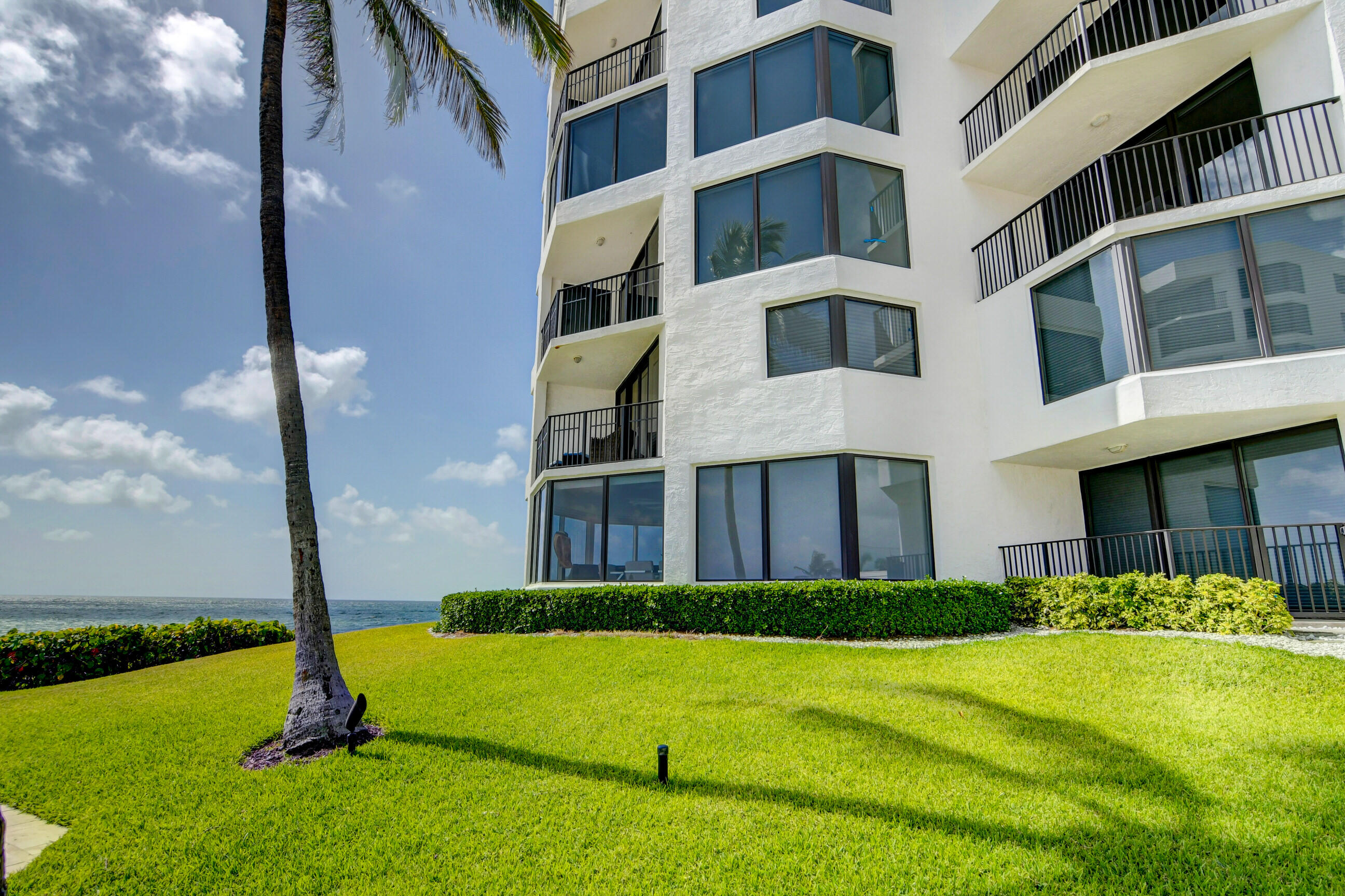 2575 S Ocean Boulevard 204S