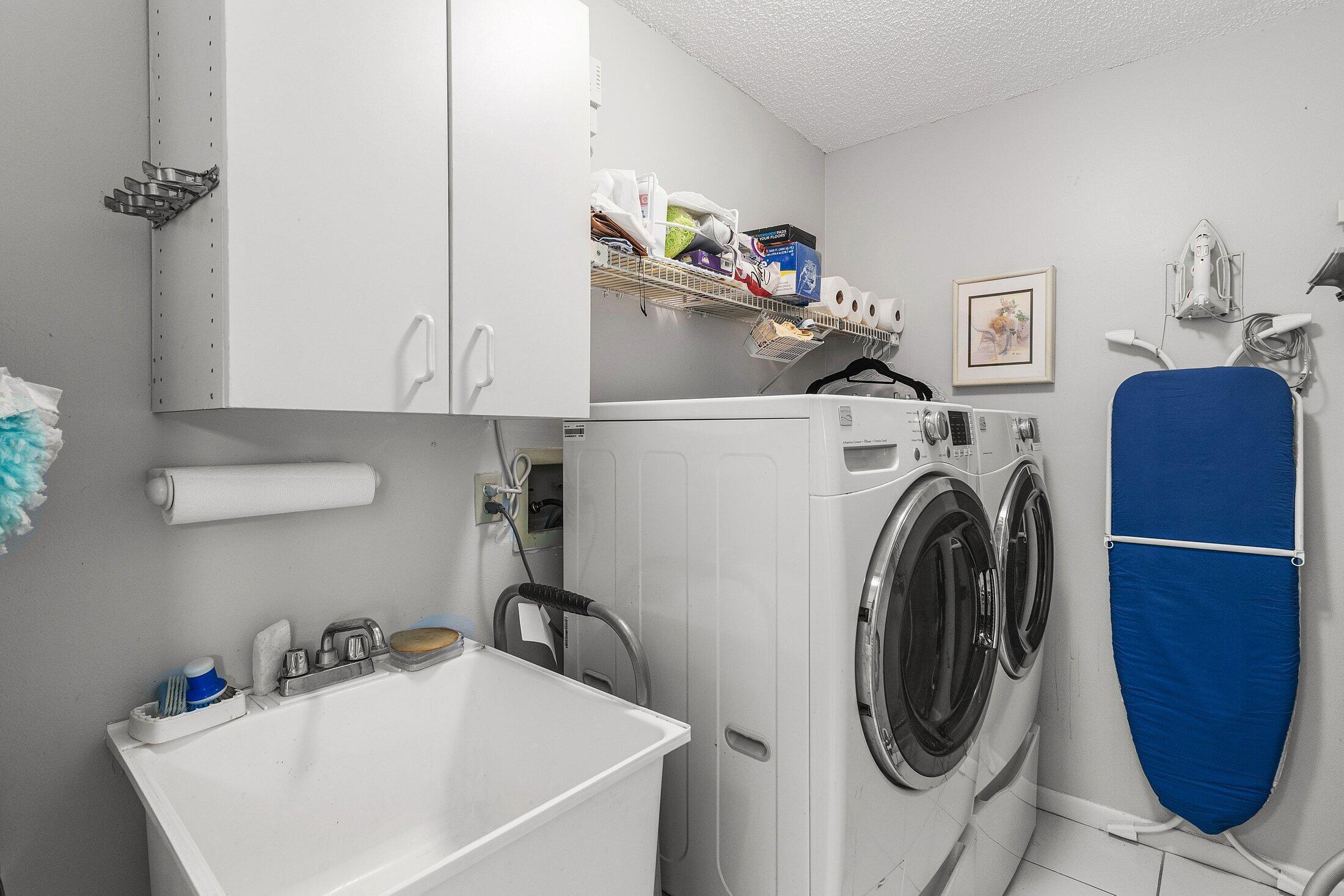56 WOODS Lane 0560