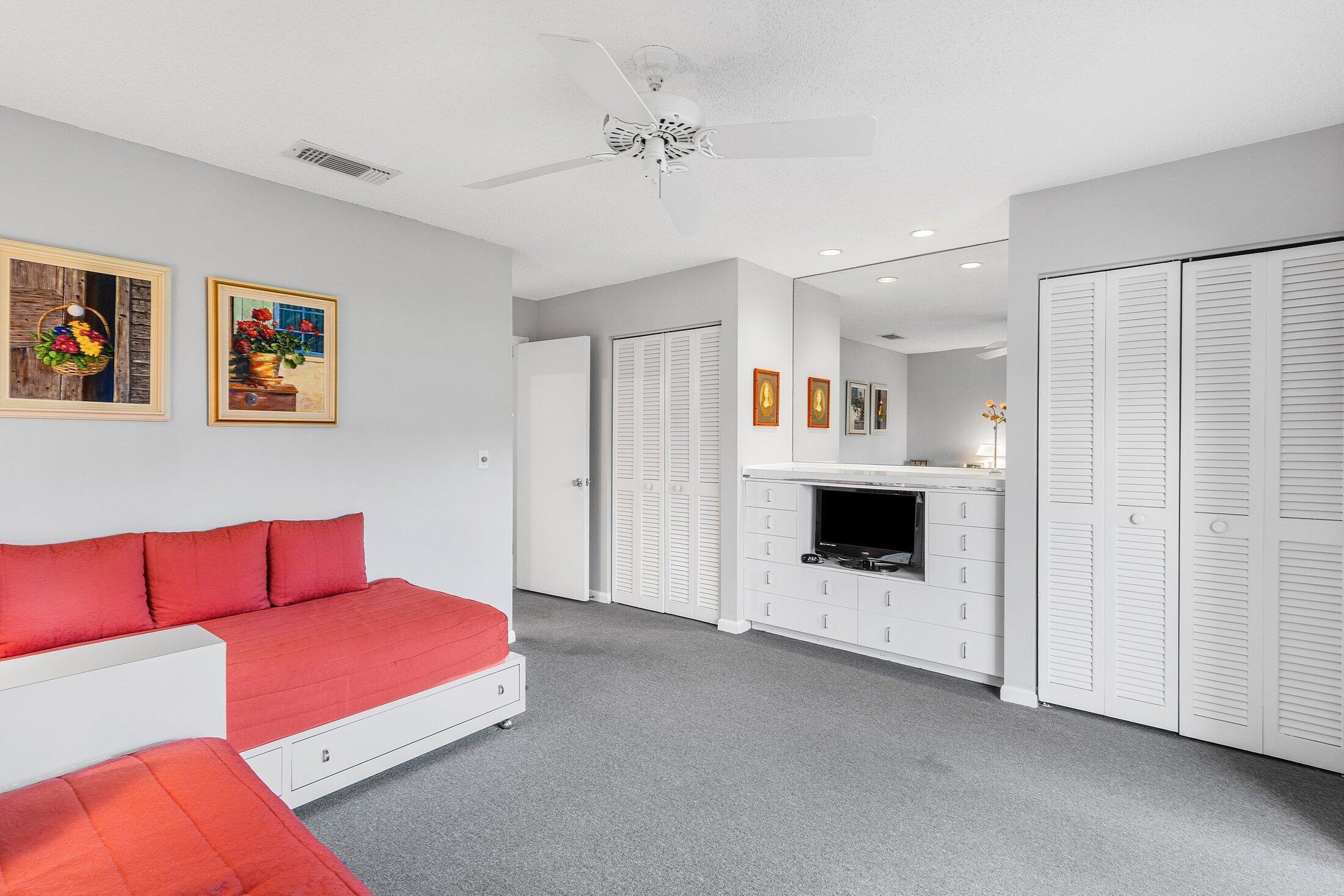 56 WOODS Lane 0560