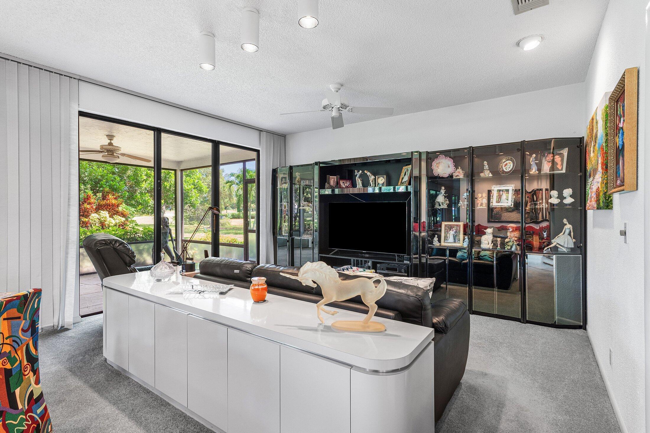 56 WOODS Lane 0560