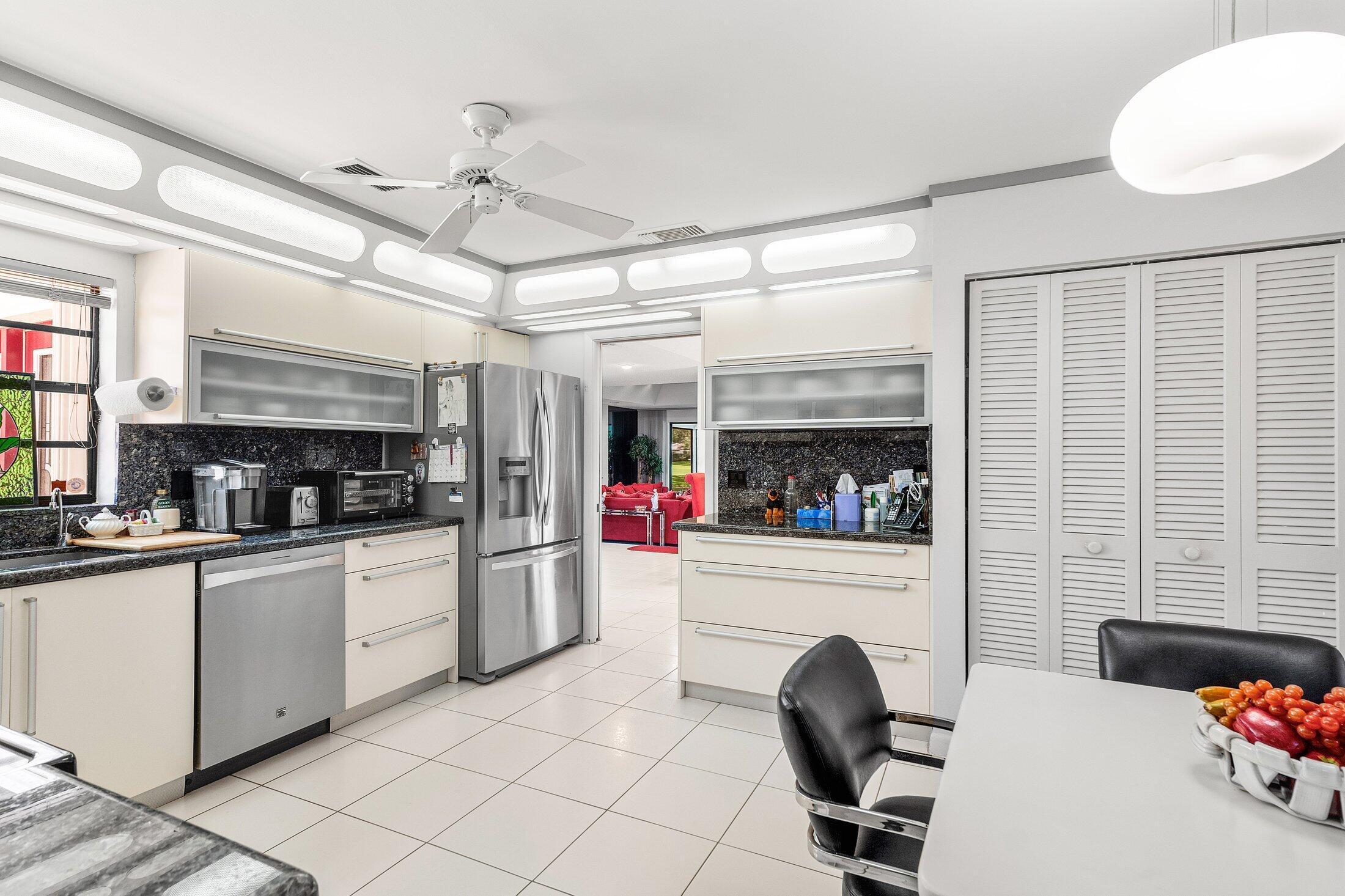 56 WOODS Lane 0560