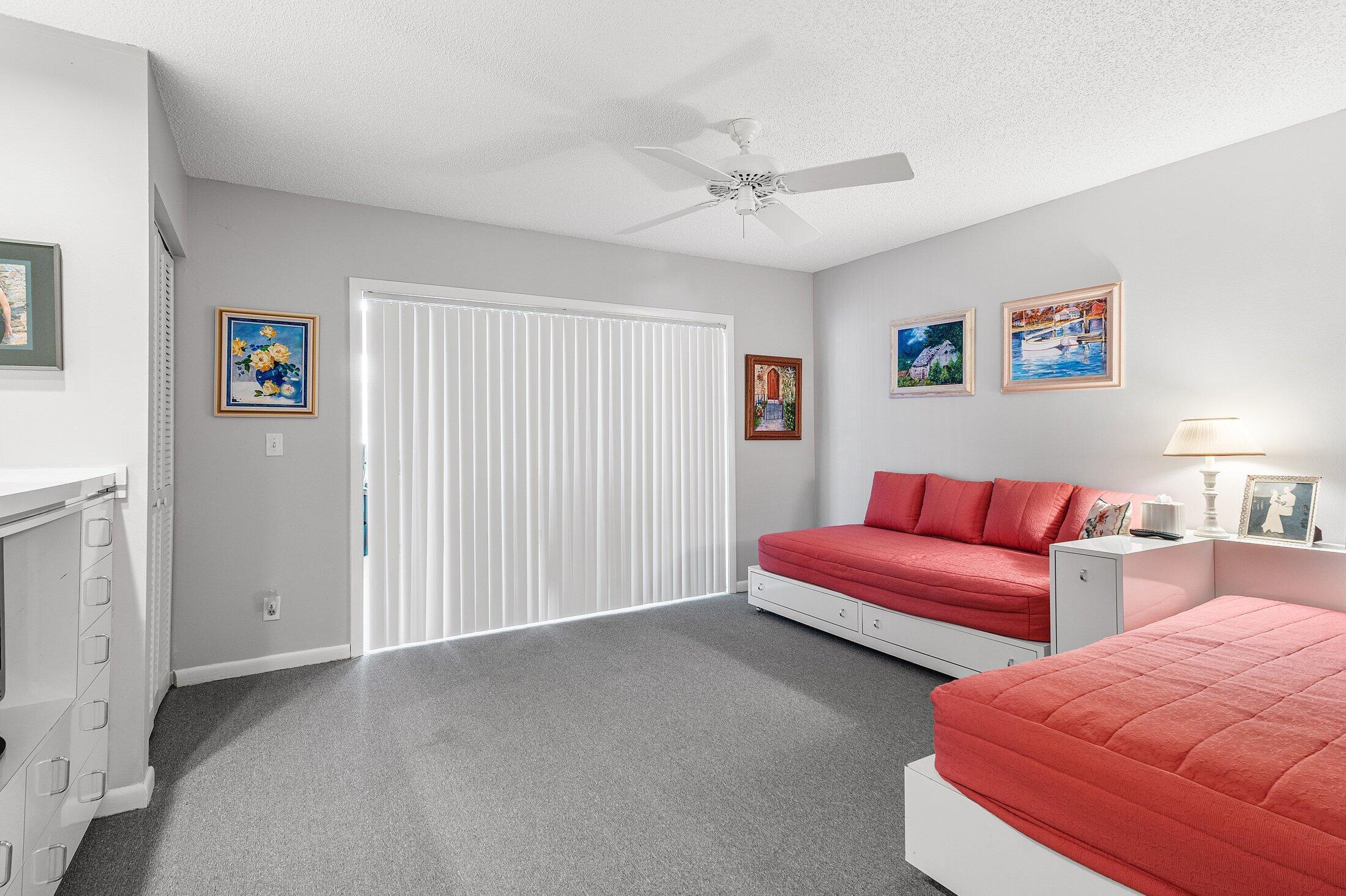56 WOODS Lane 0560