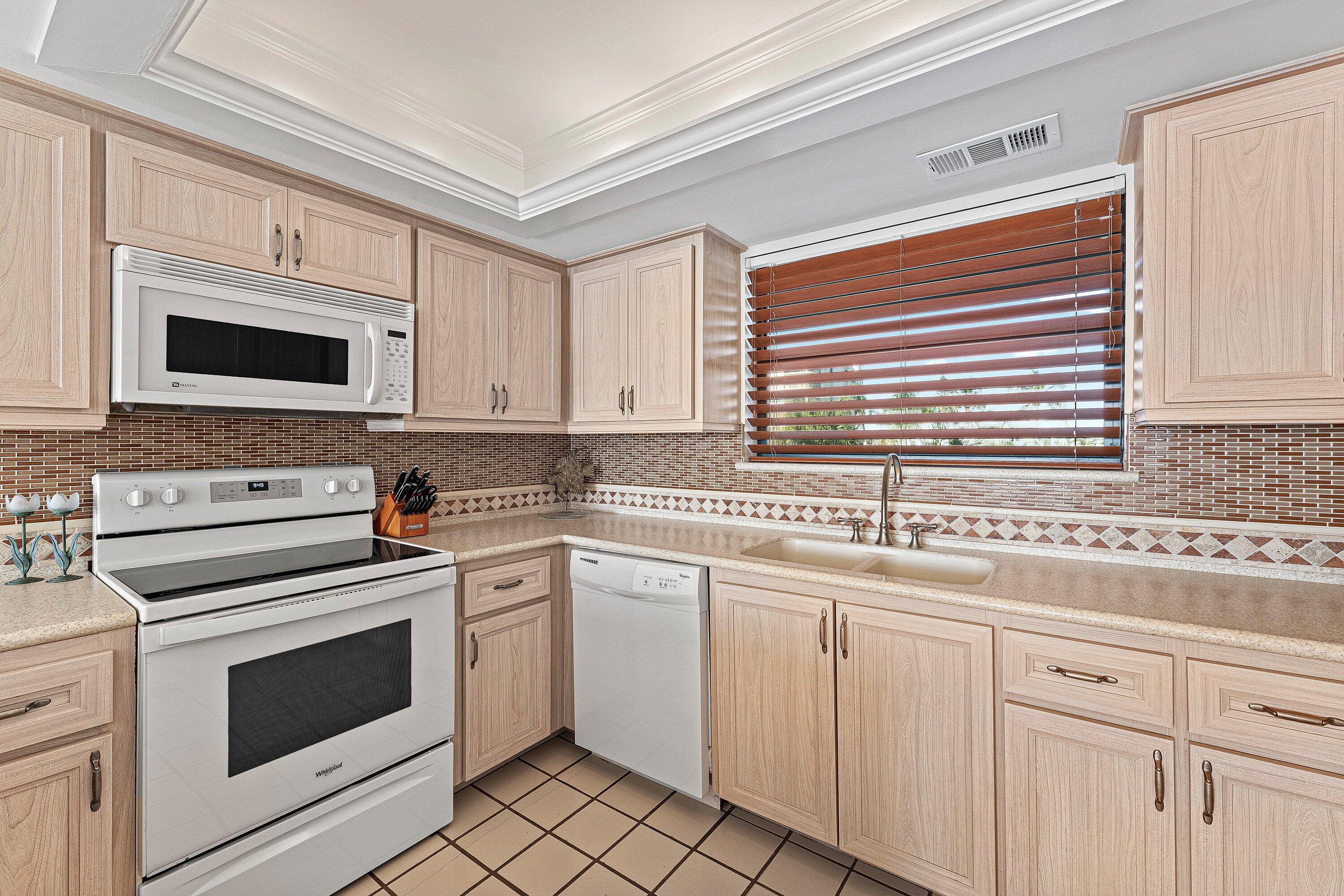 3951 N OCEAN Boulevard 302