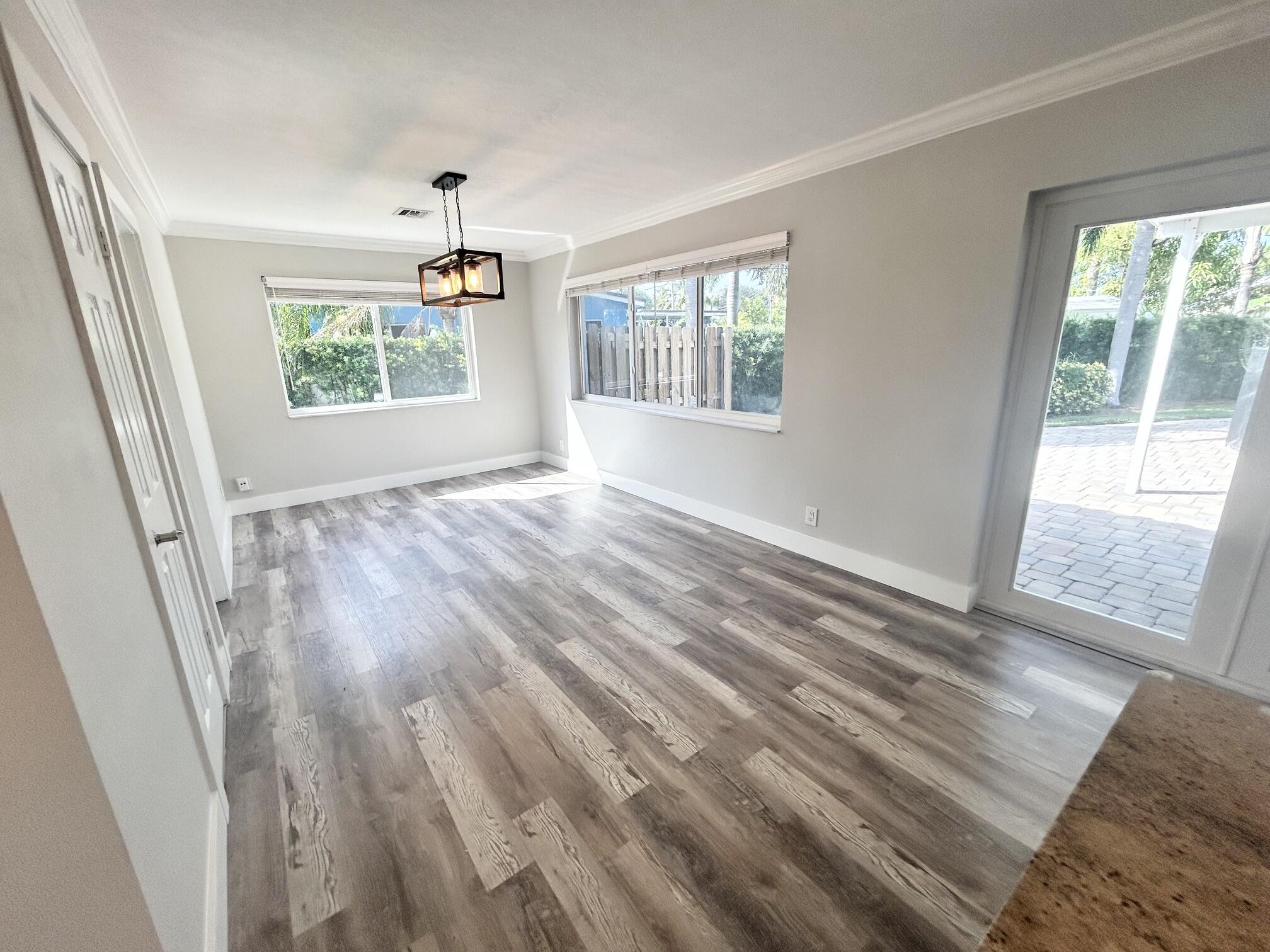 328 SE 6TH Avenue