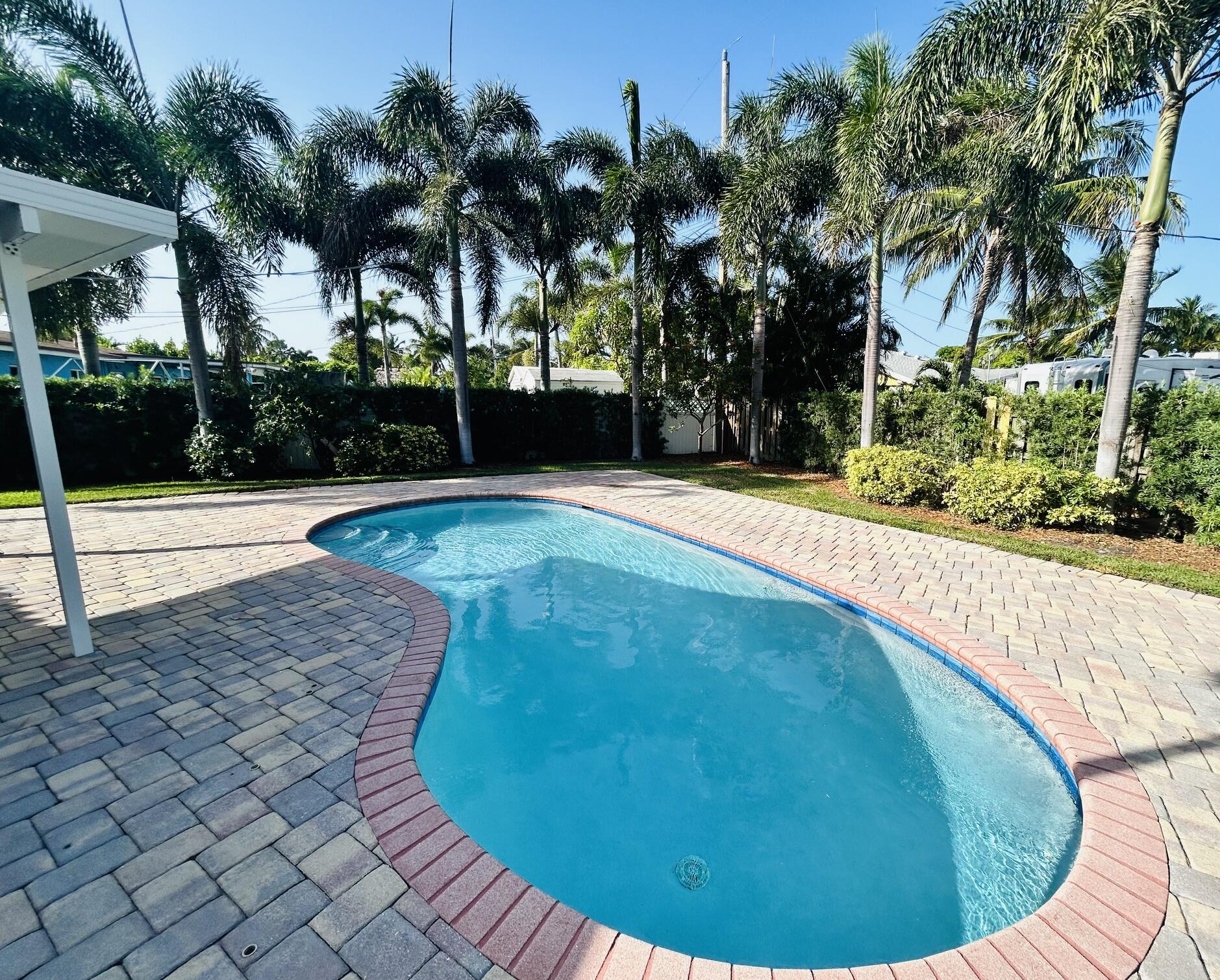 328 SE 6TH Avenue