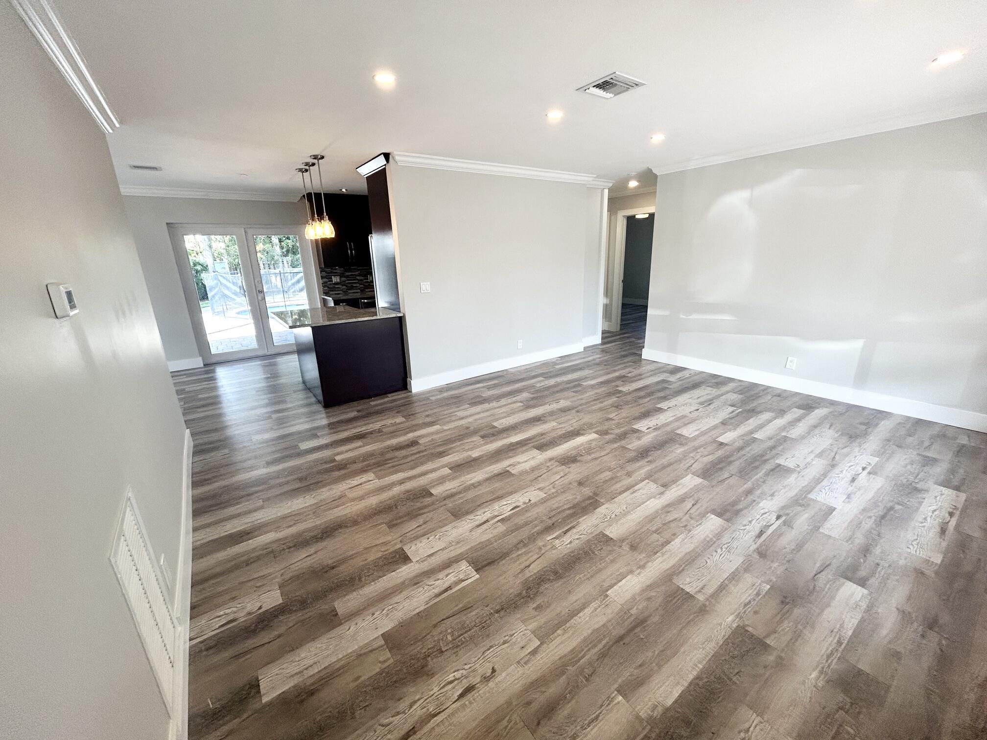 328 SE 6TH Avenue