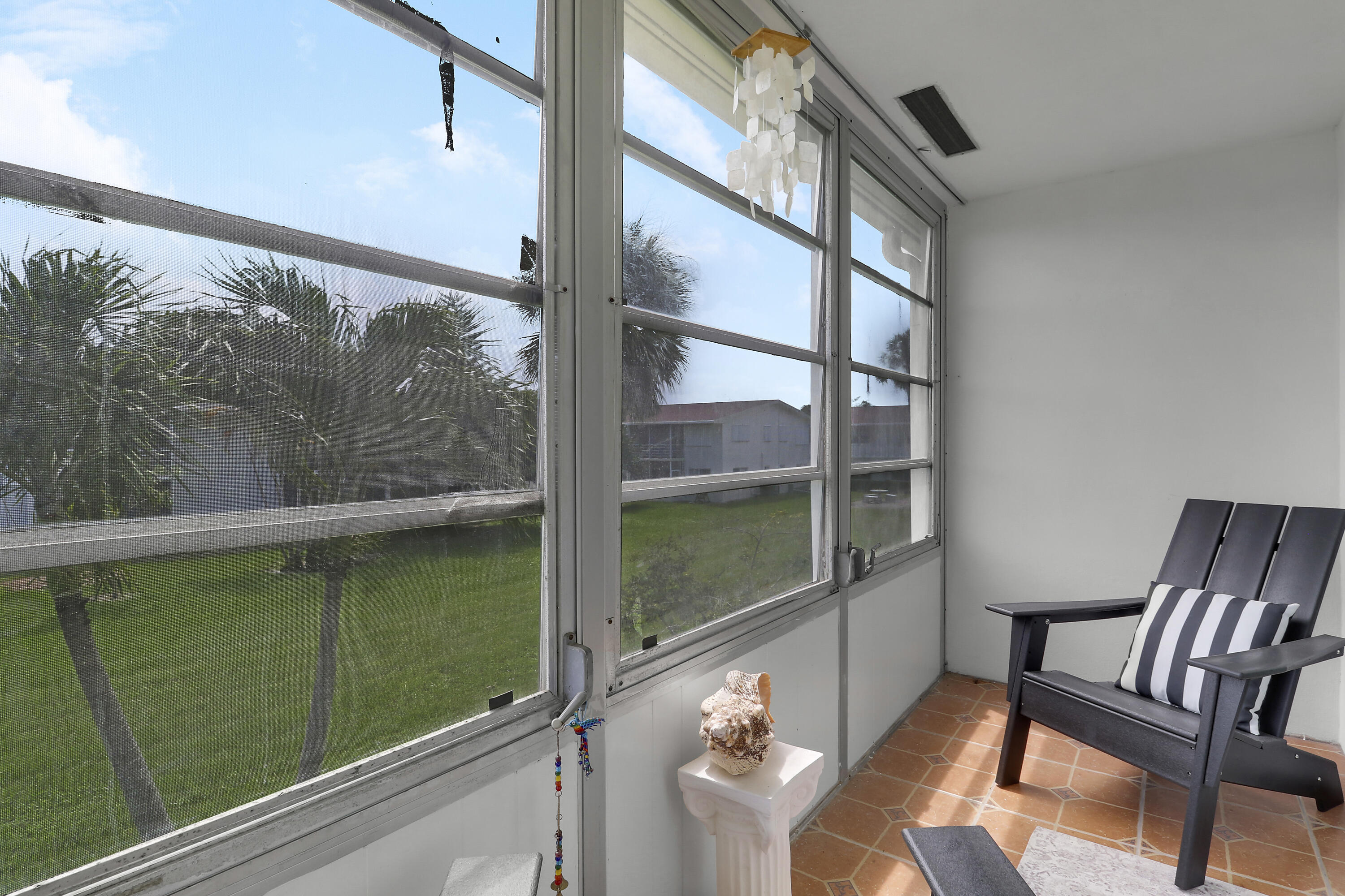 112 Salisbury E