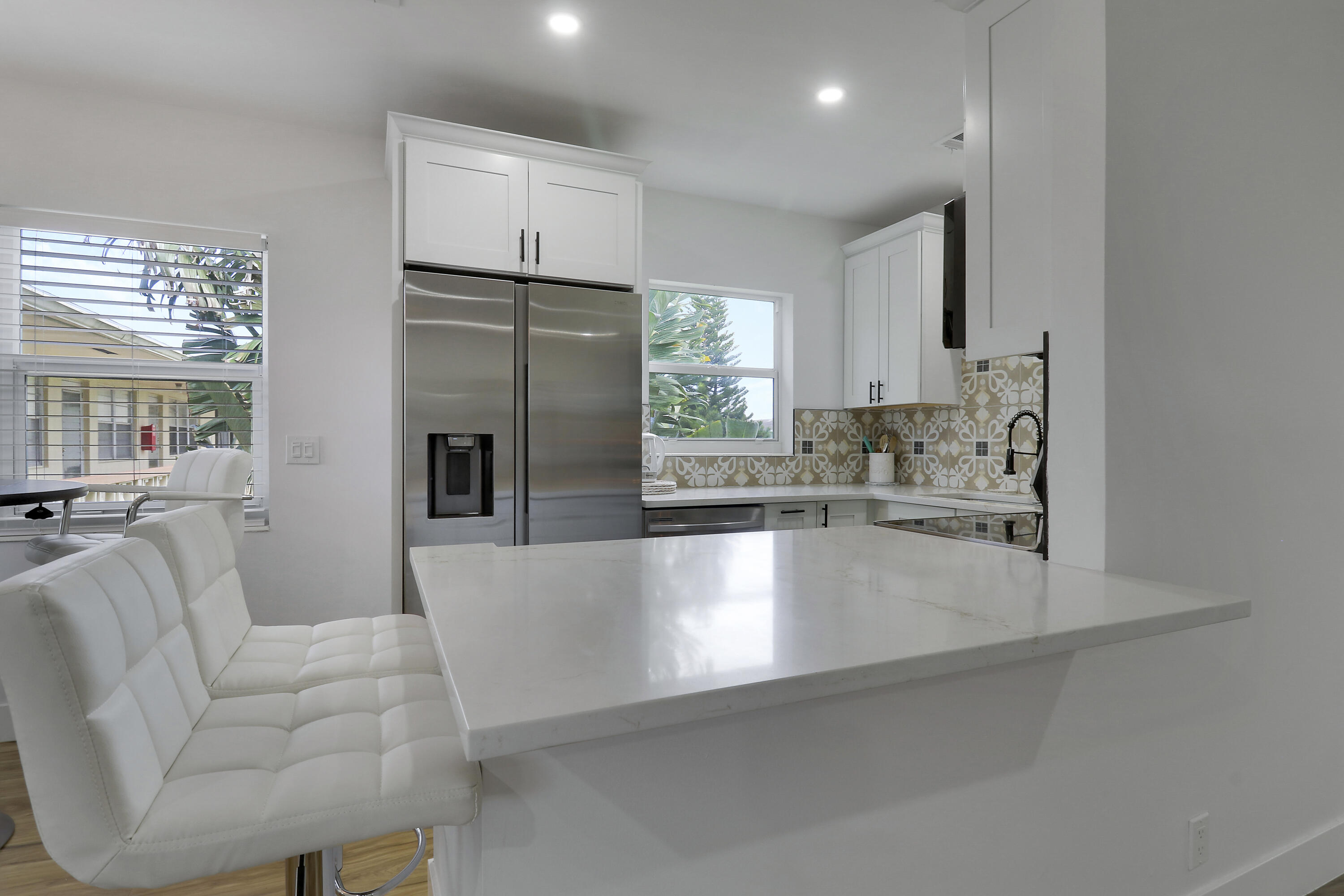 112 Salisbury E