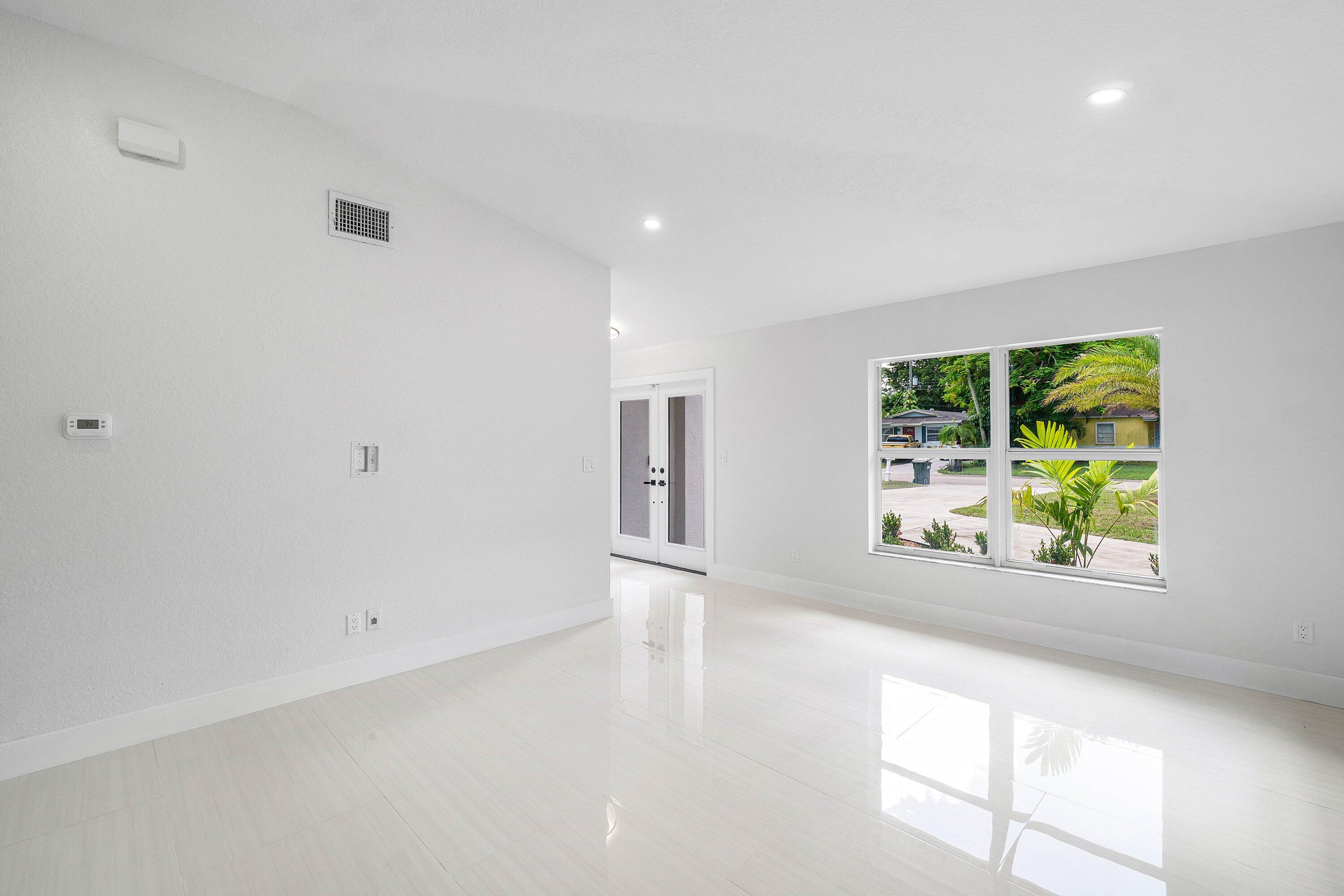 4879 LINCOLN Road