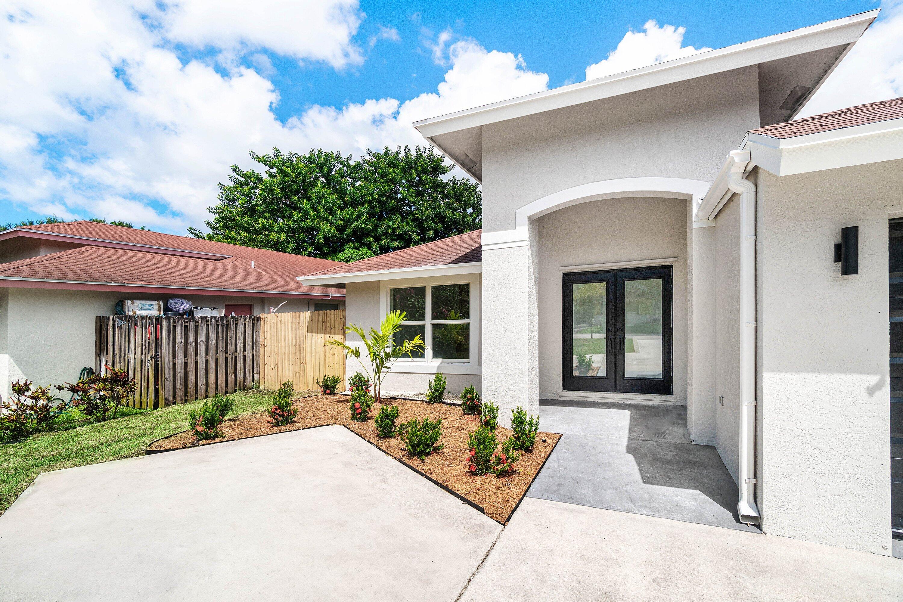 4879 LINCOLN Road