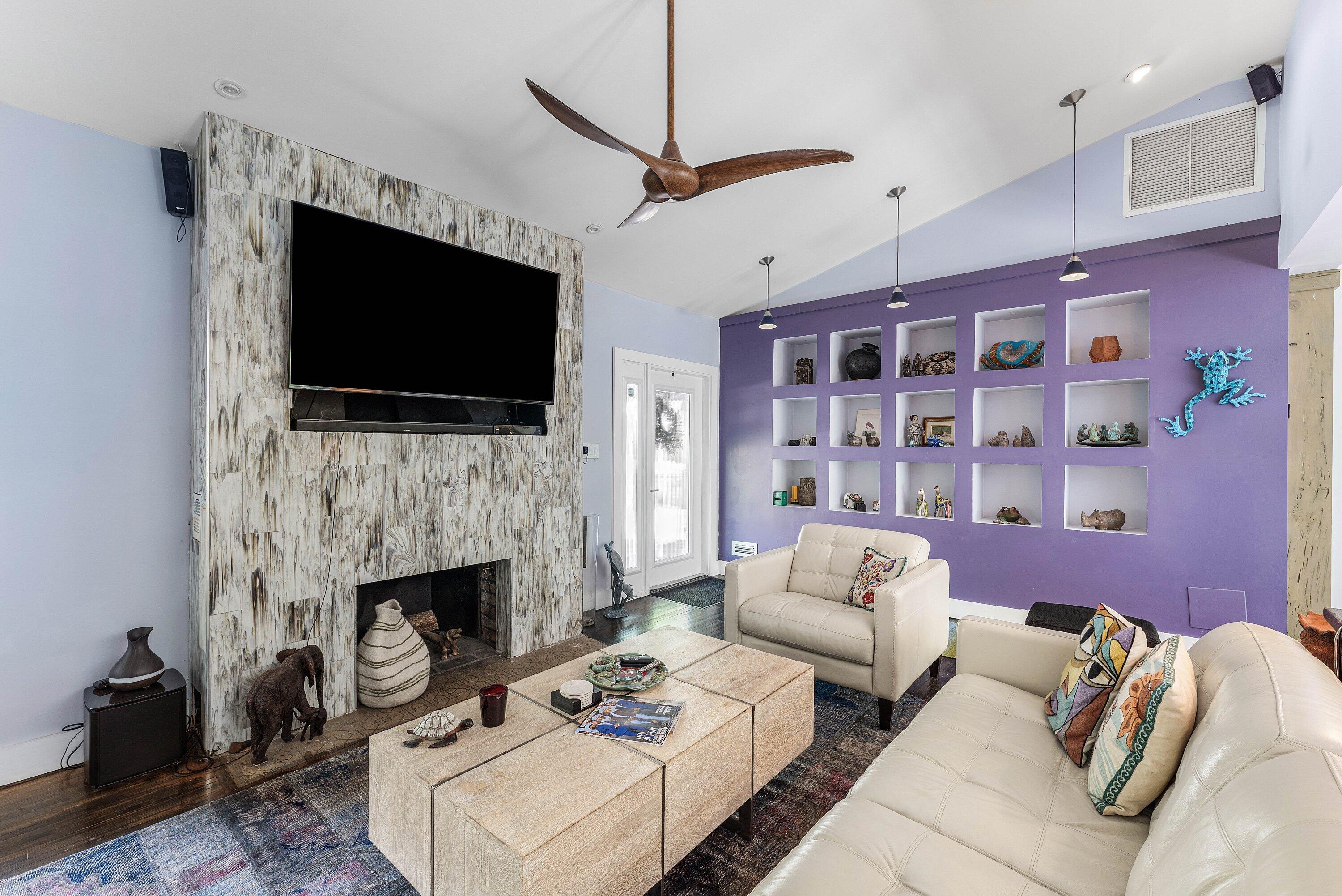 742 PARK Drive W