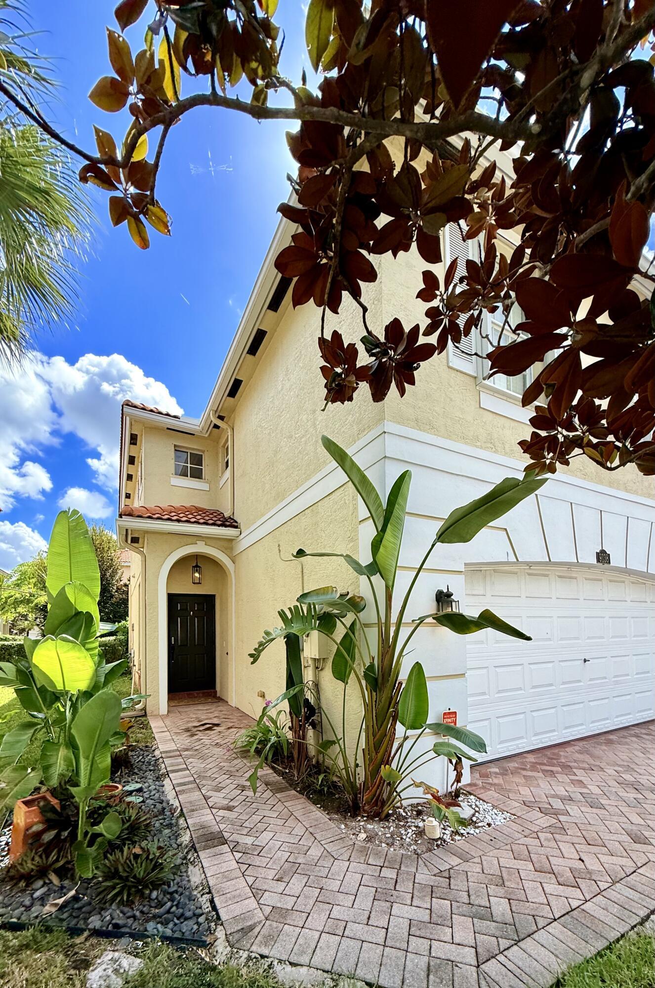 9138 Villa Palma Lane