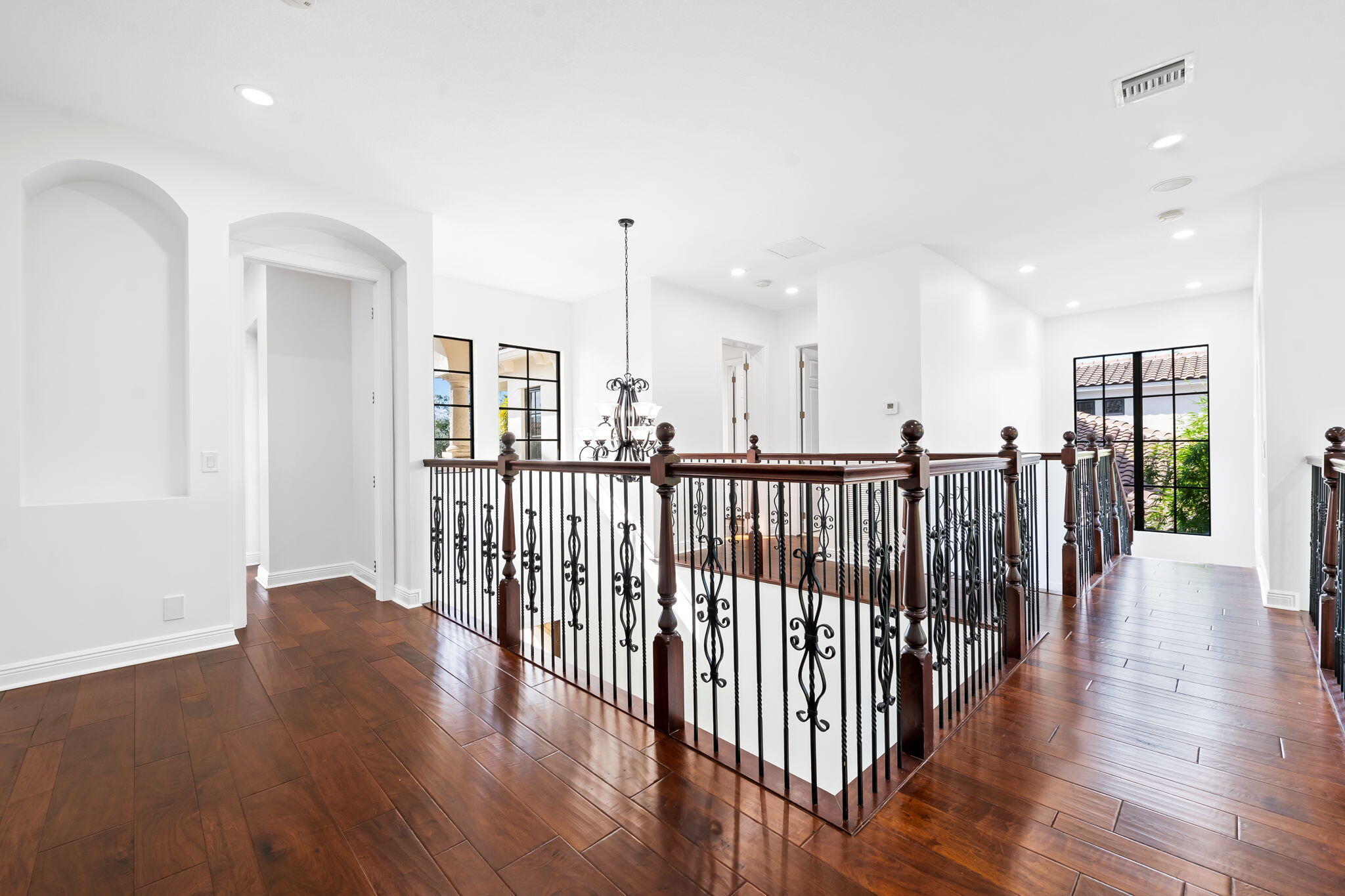 8242 EMERALD Avenue
