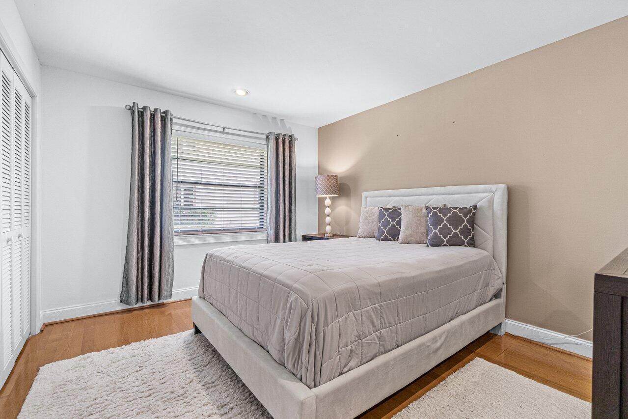 2276 NW 36th Street