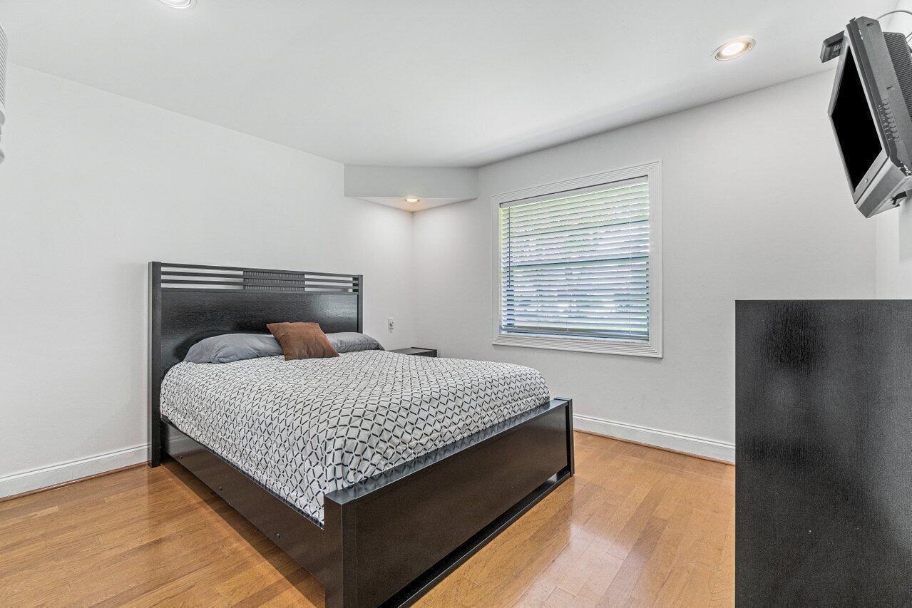 2276 NW 36th Street