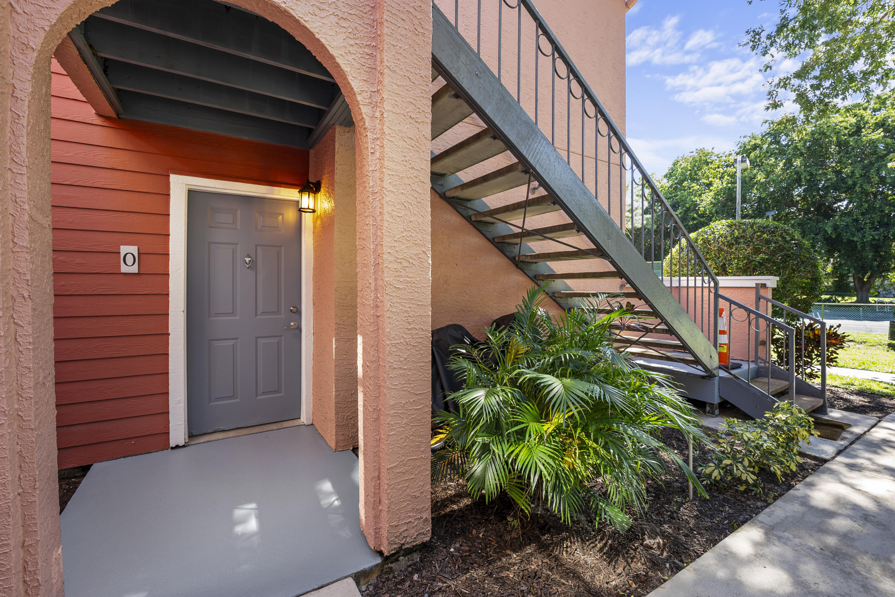 1001 CRYSTAL Way O