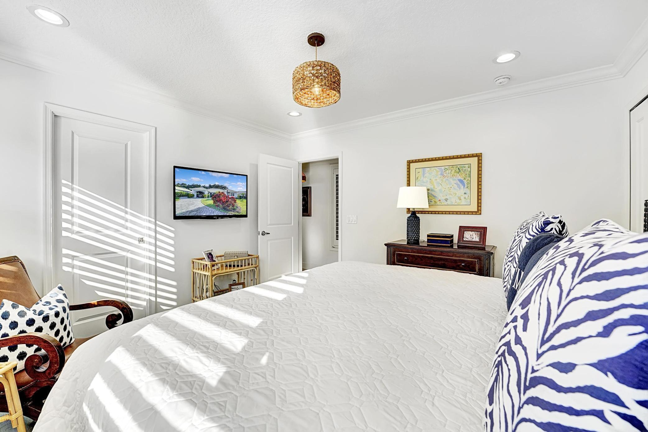 4866 S Lake Drive
