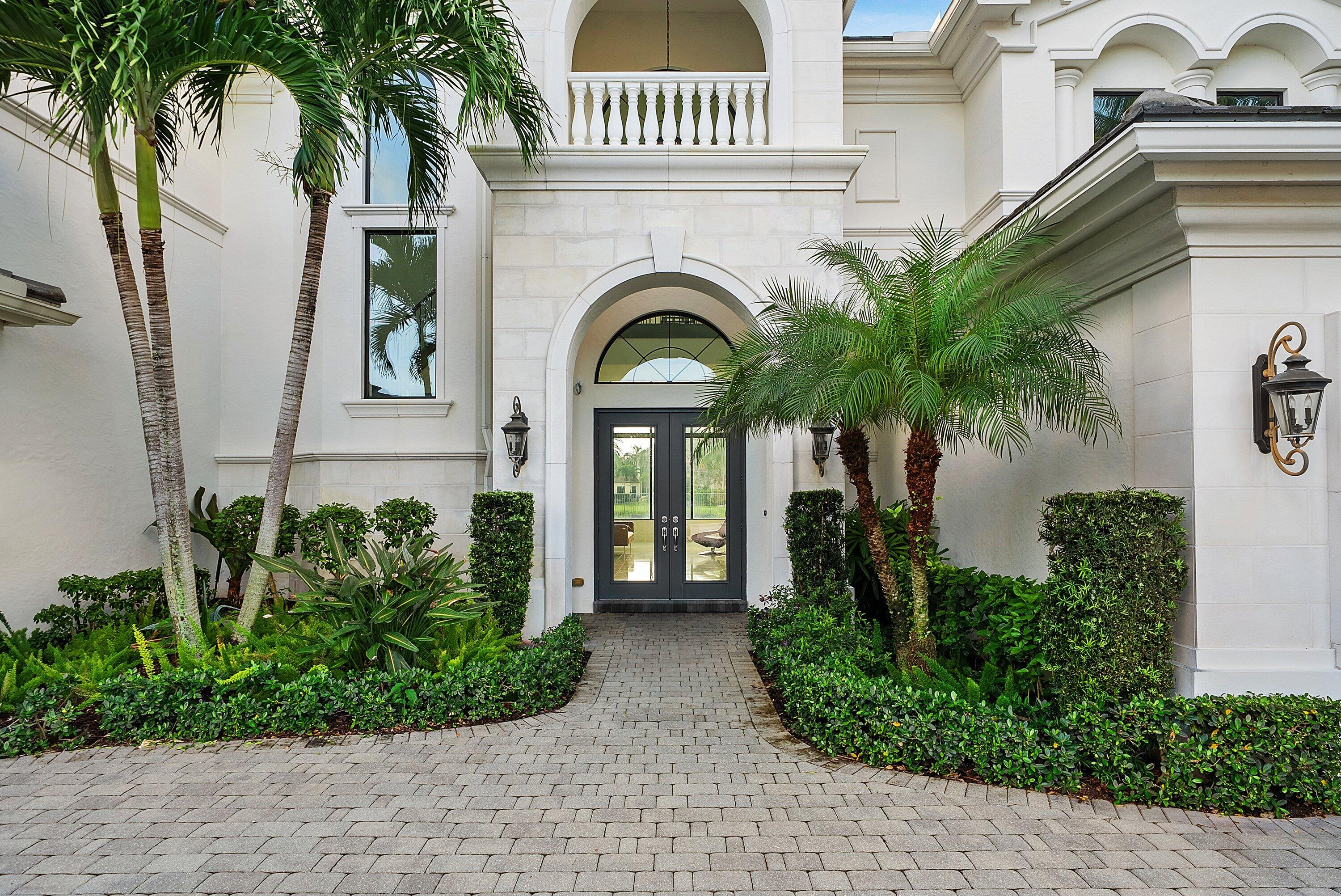 16526 Fleur De Lis Way