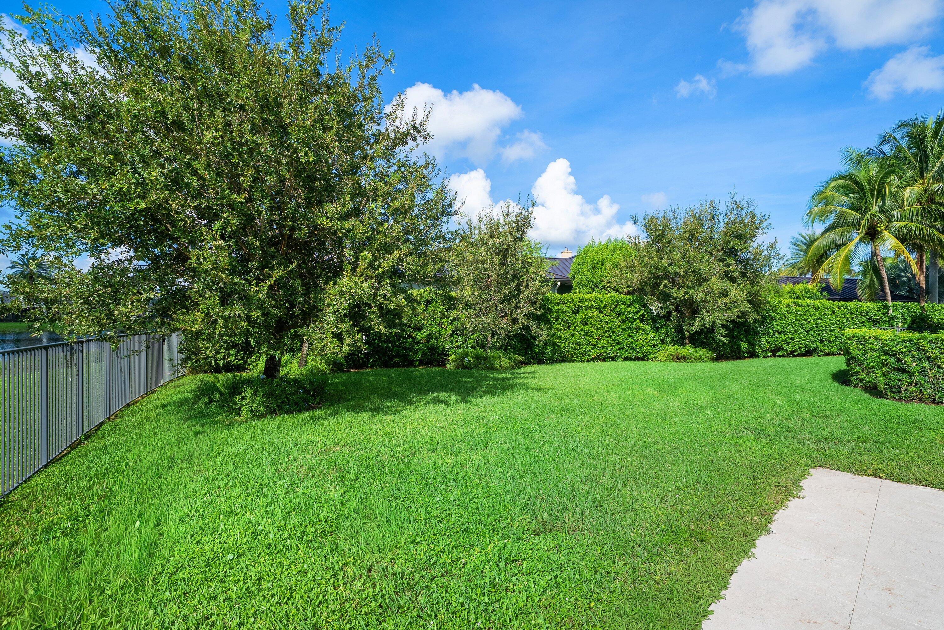 16526 Fleur De Lis Way
