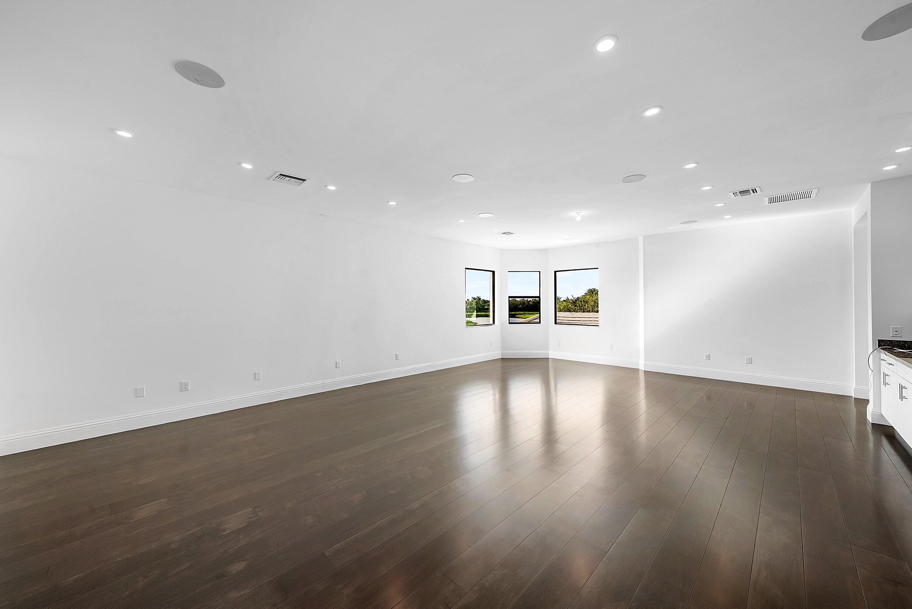 16526 Fleur De Lis Way