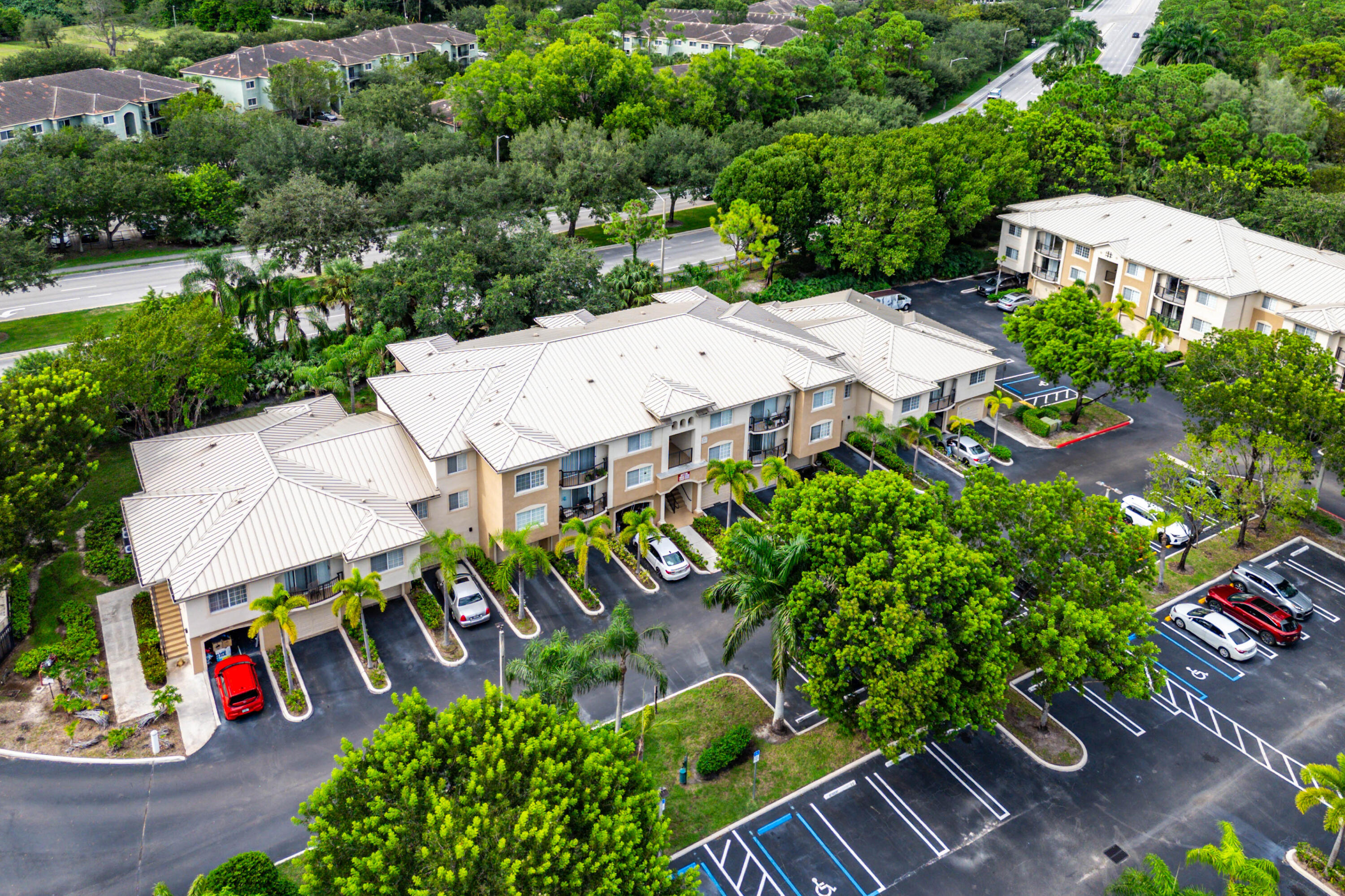 200 Crestwood Court N 211
