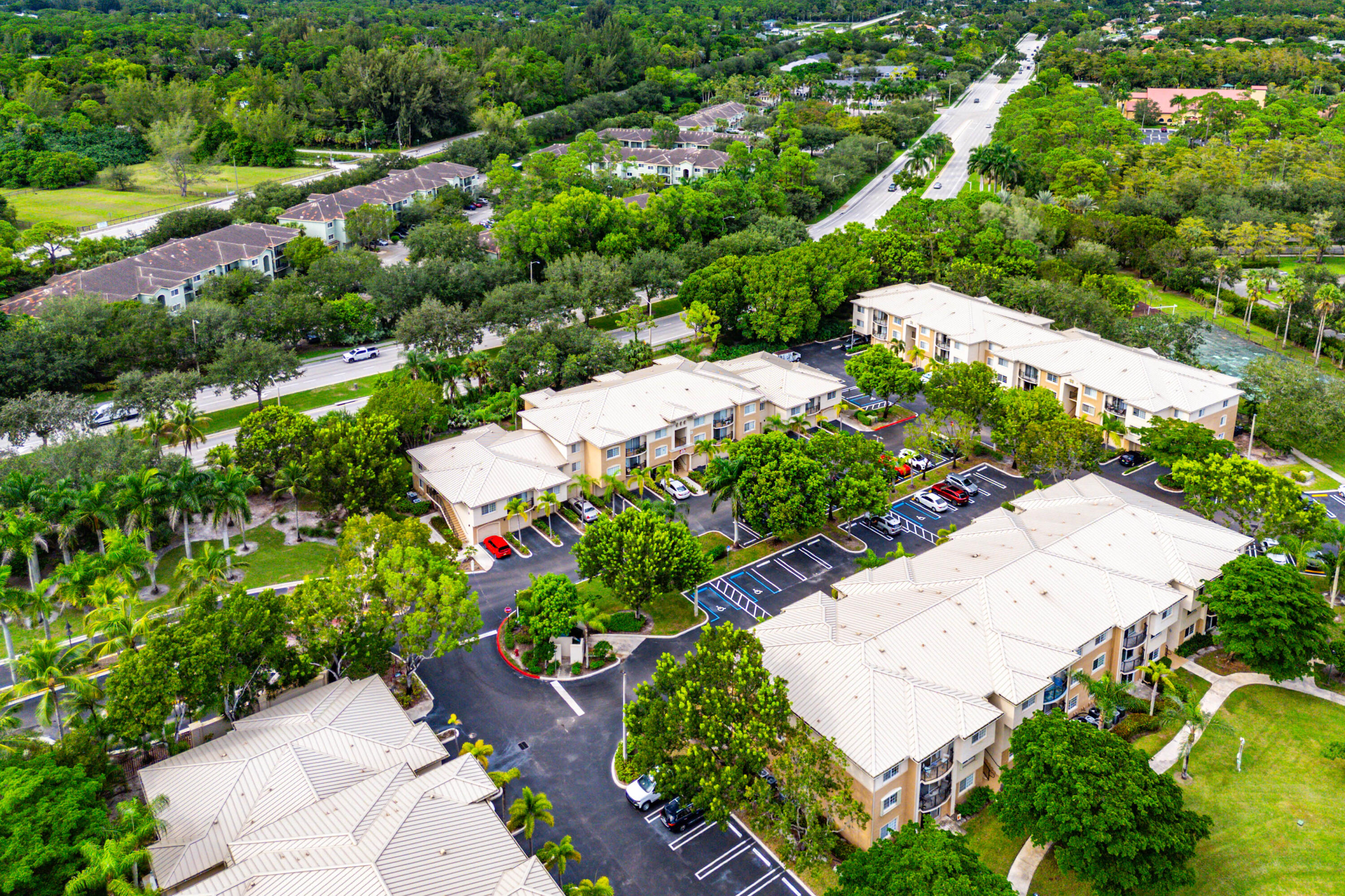 200 Crestwood Court N 211
