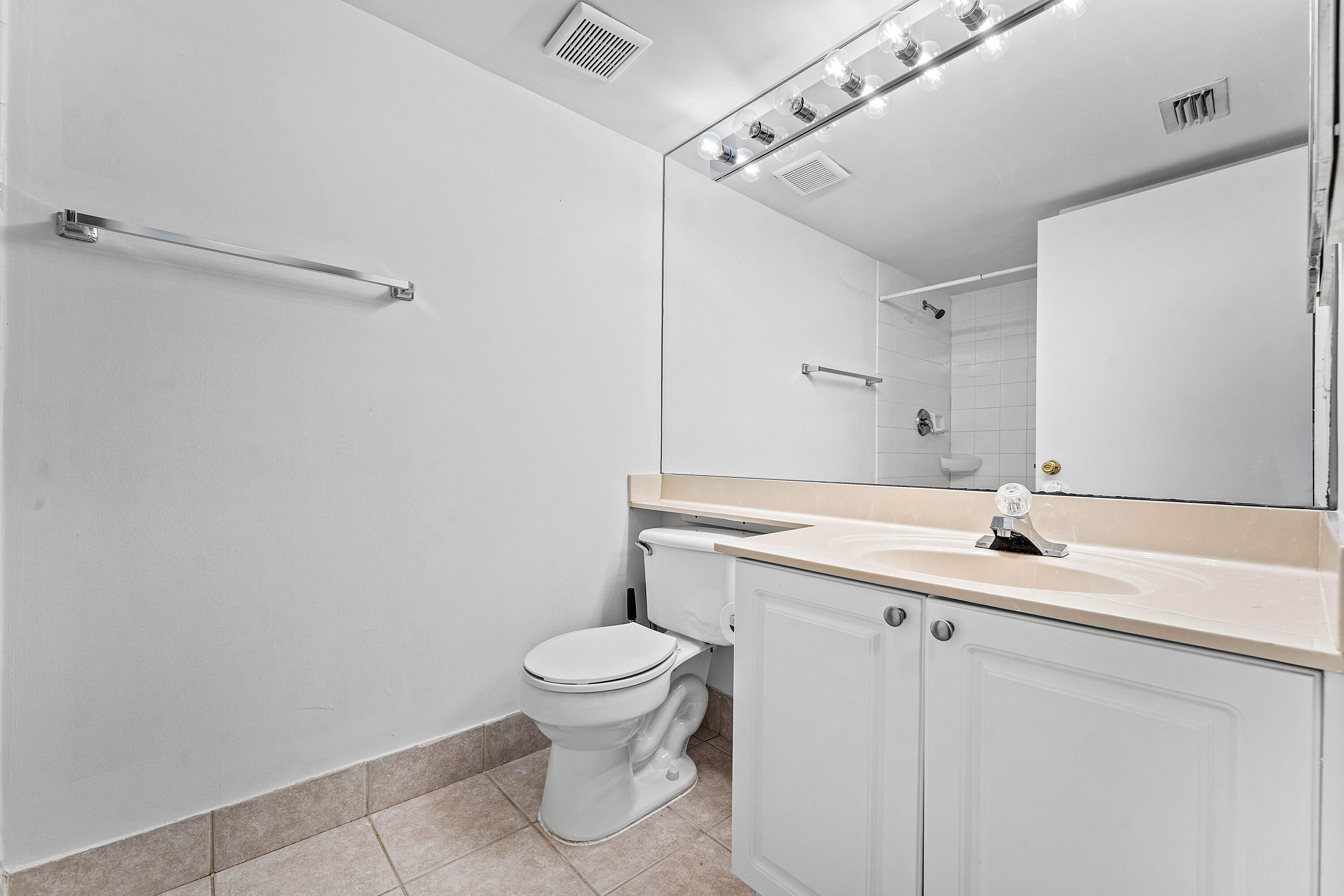 200 Crestwood Court N 211