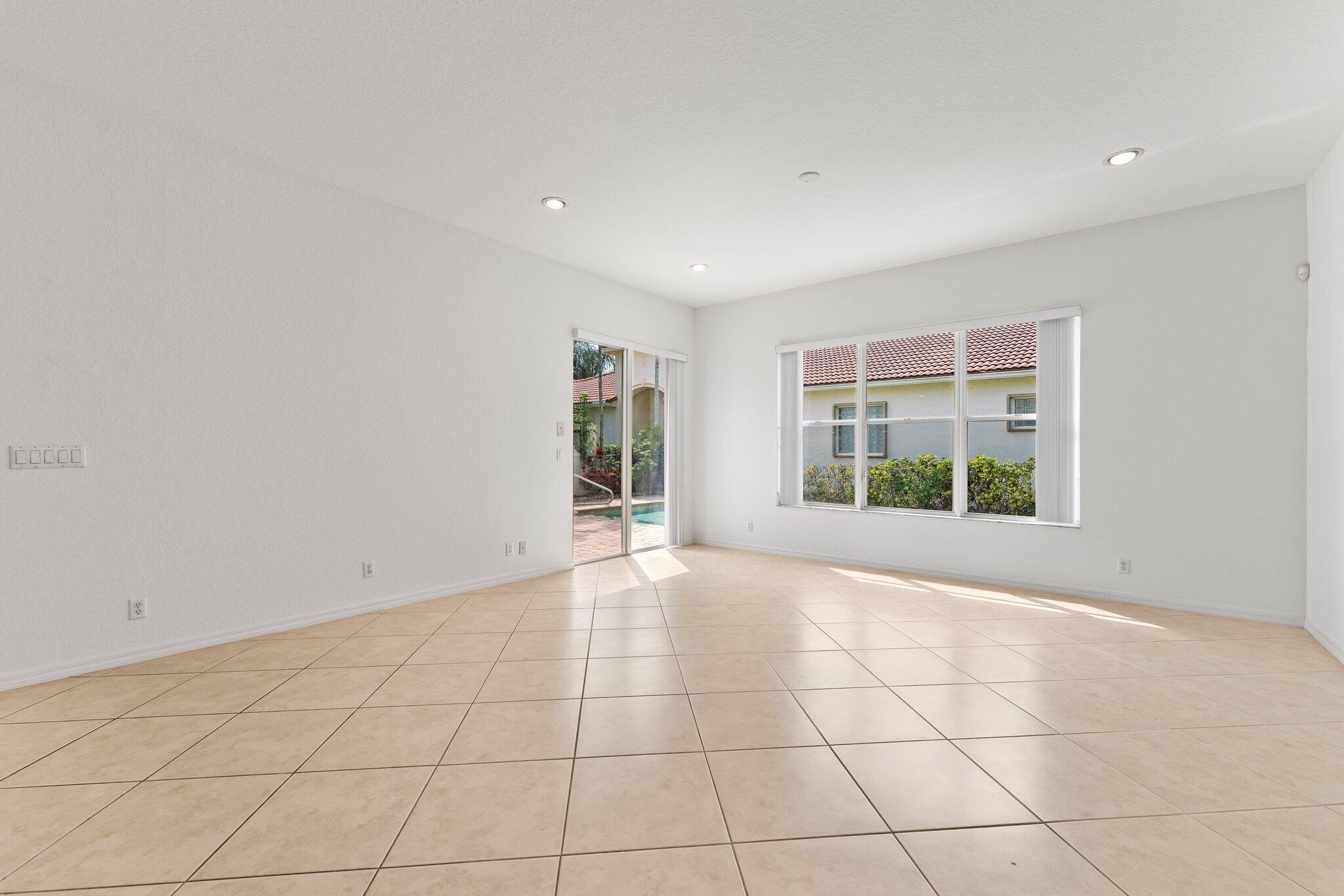 156 Isle Verde Way