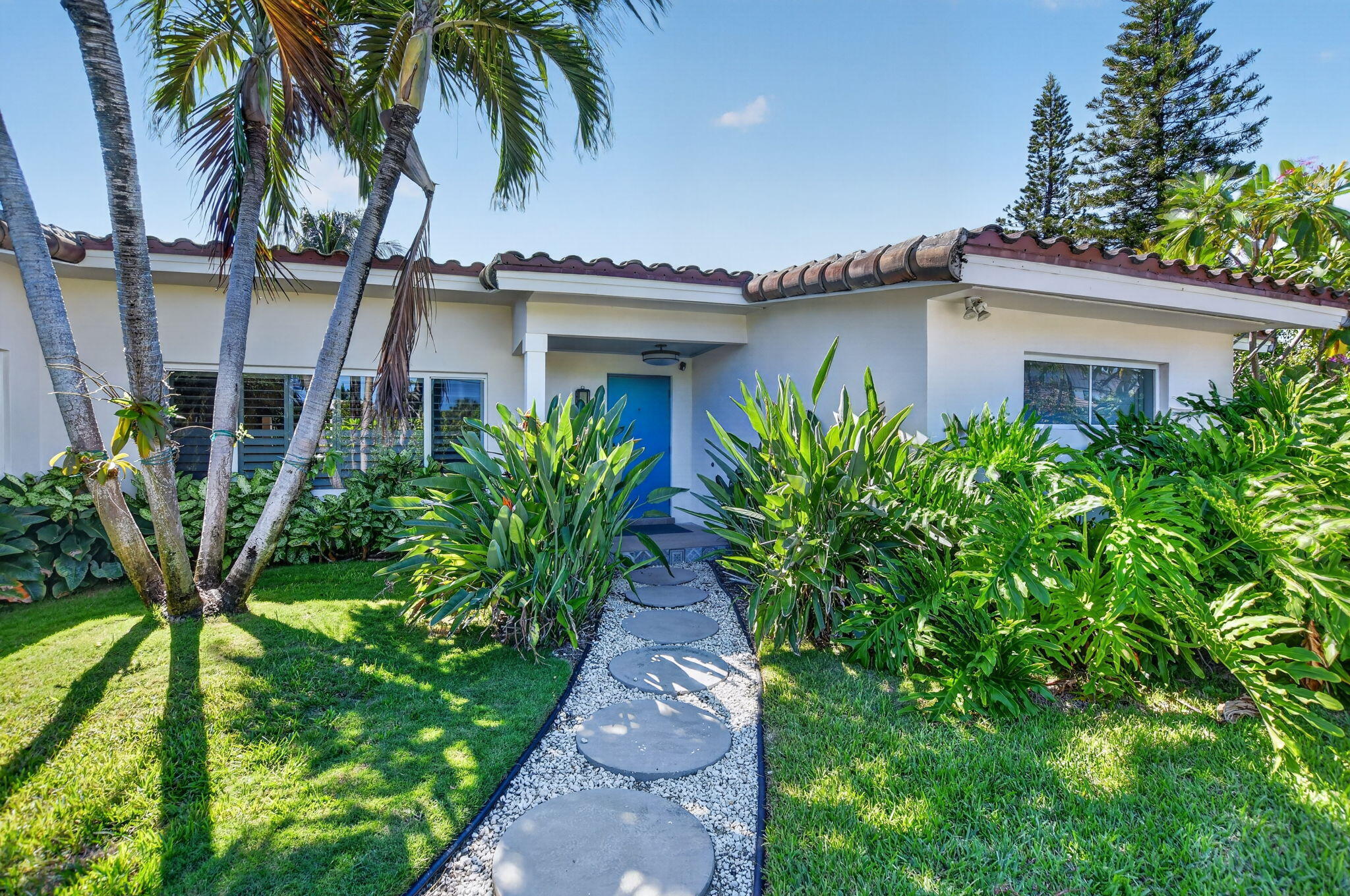 175 NE OLIVE Way
