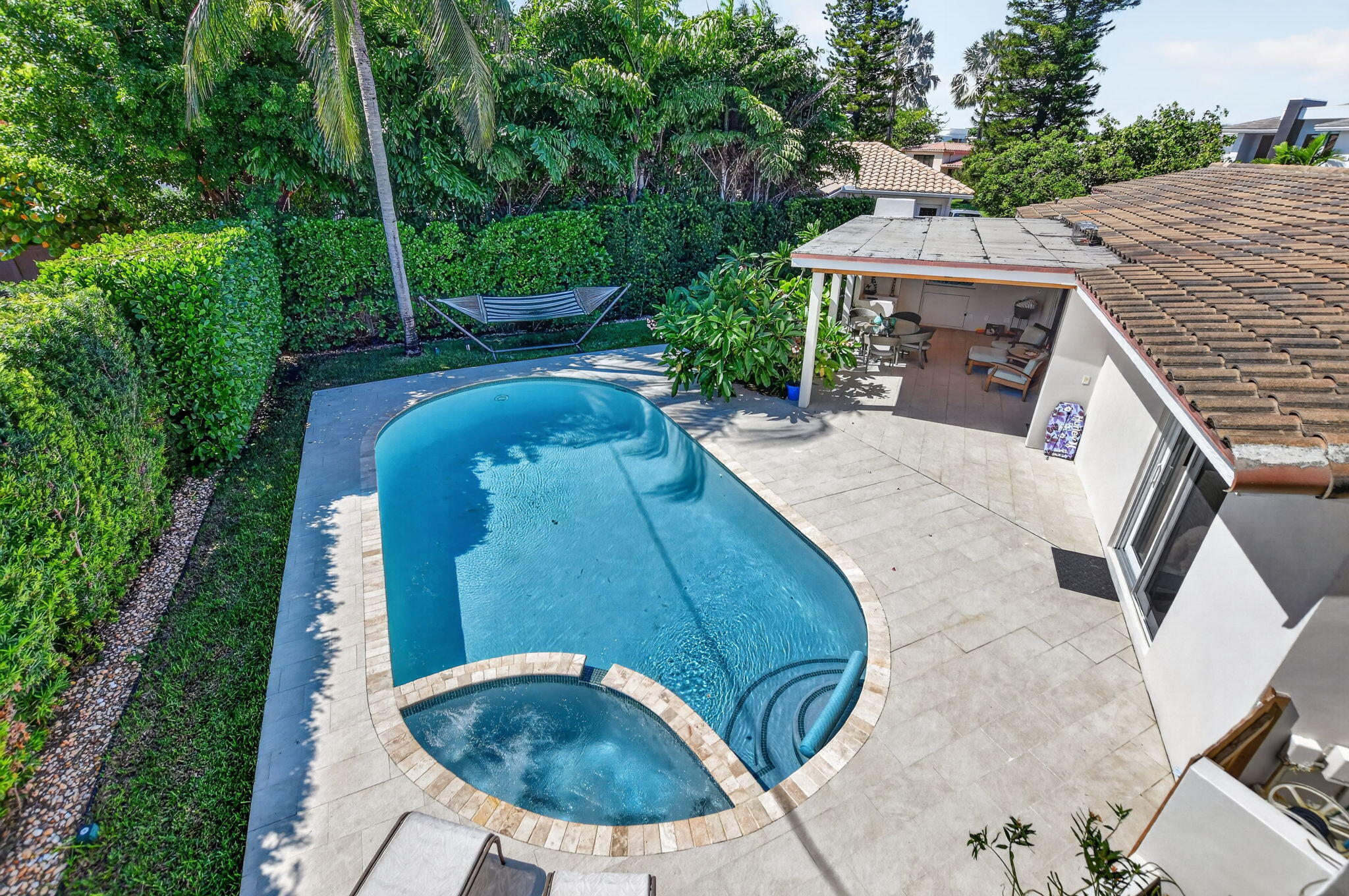 175 NE OLIVE Way
