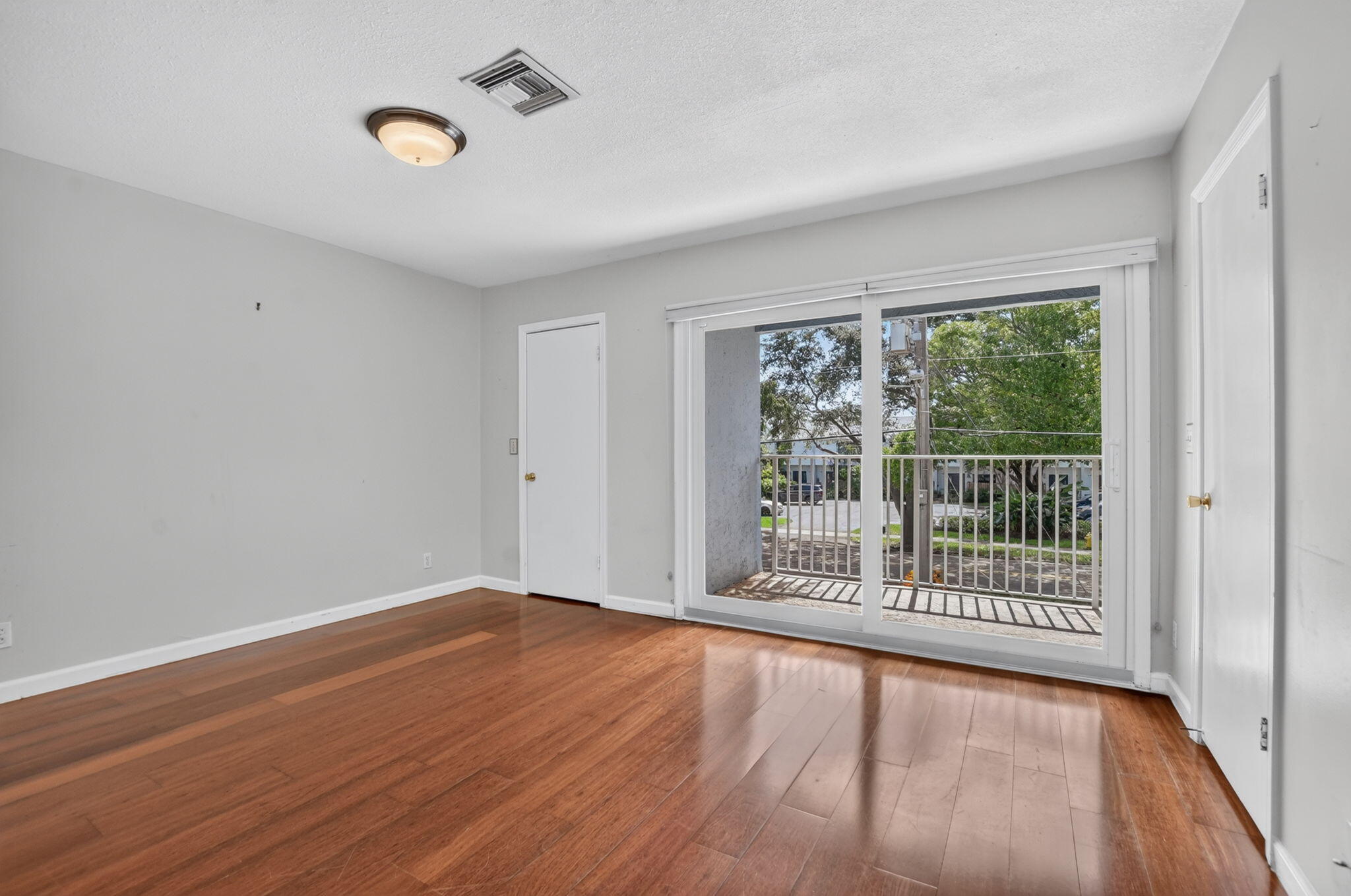 2107 NE 44th Street