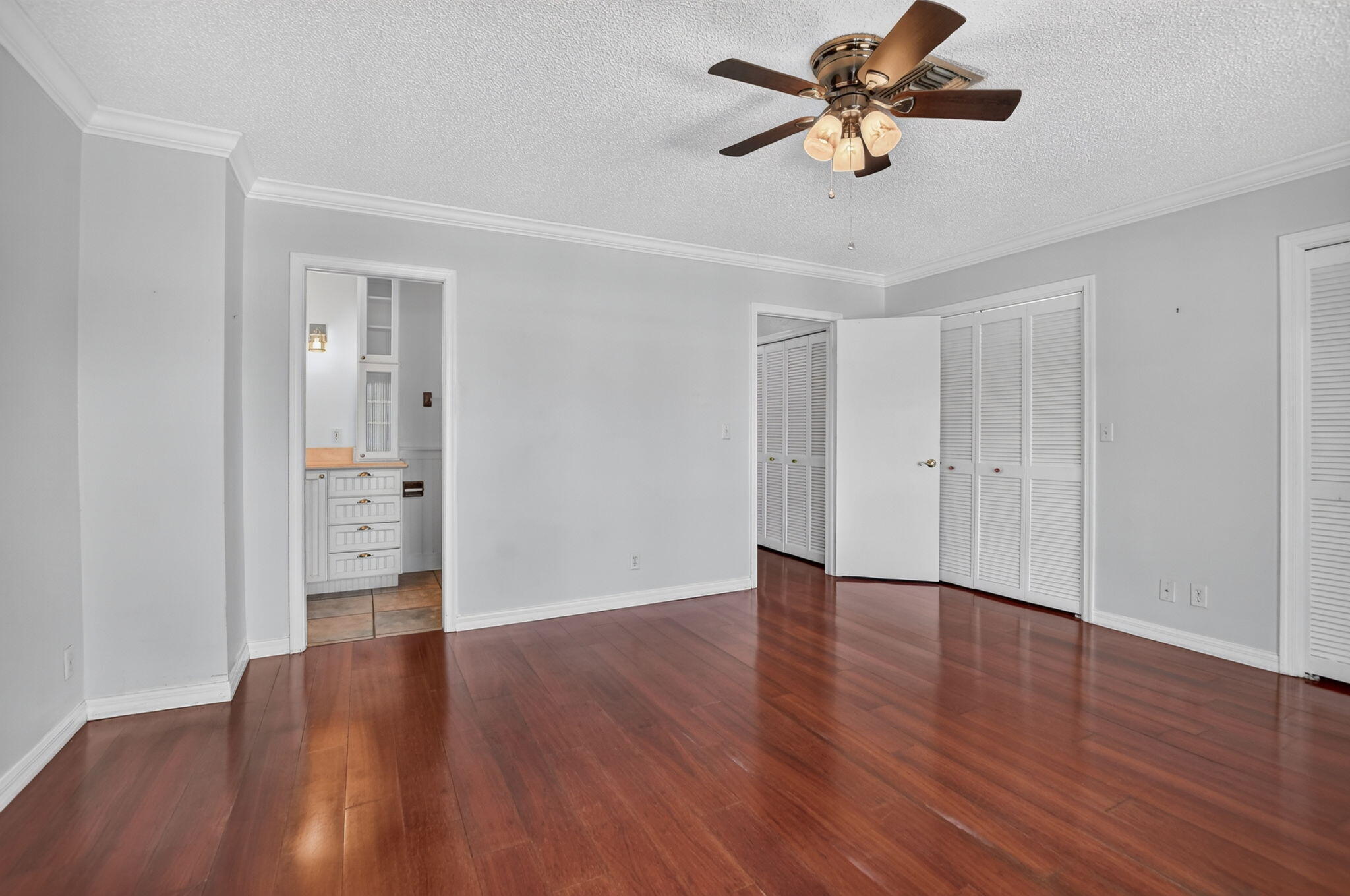 2107 NE 44th Street
