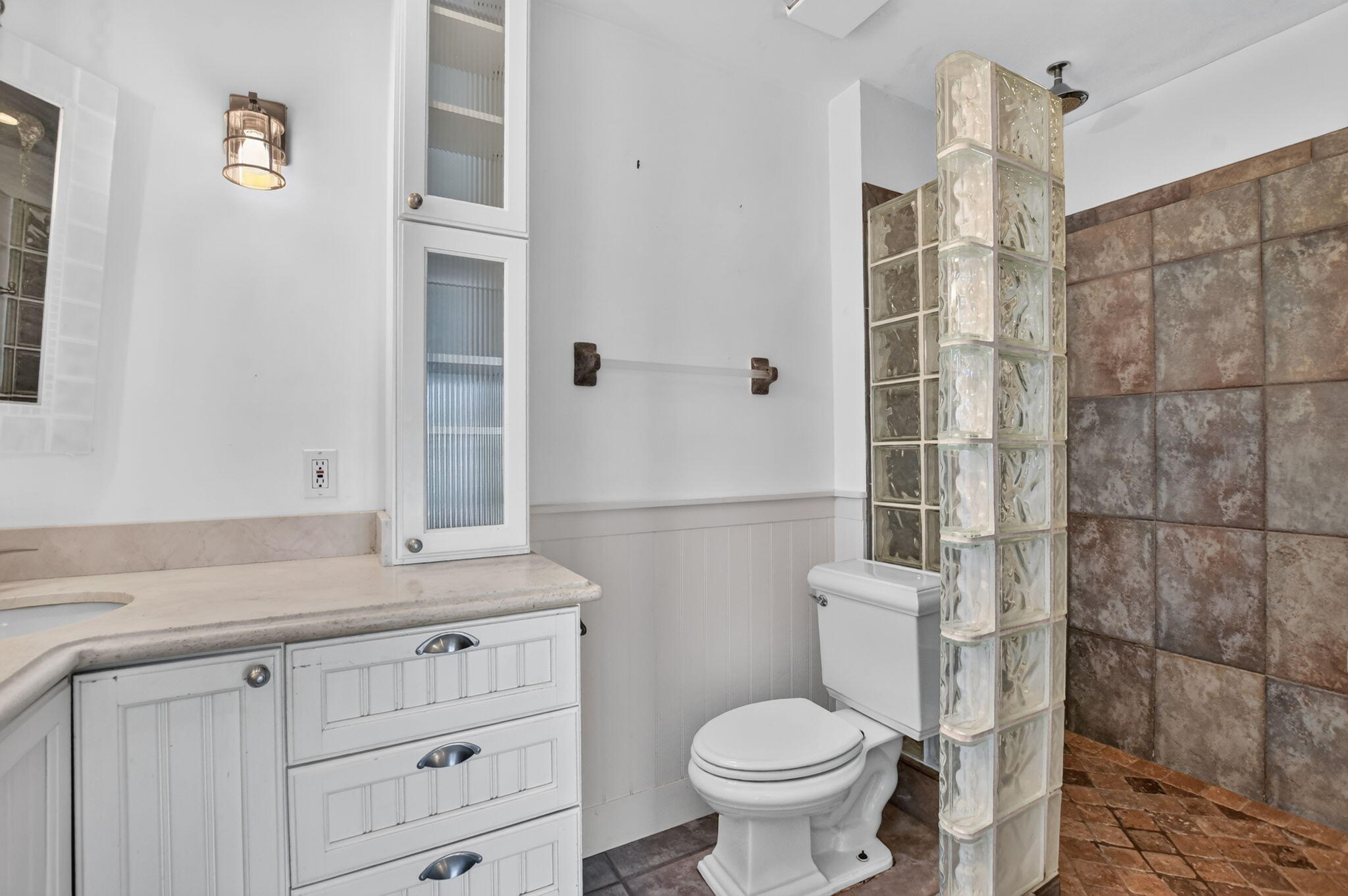 2107 NE 44th Street