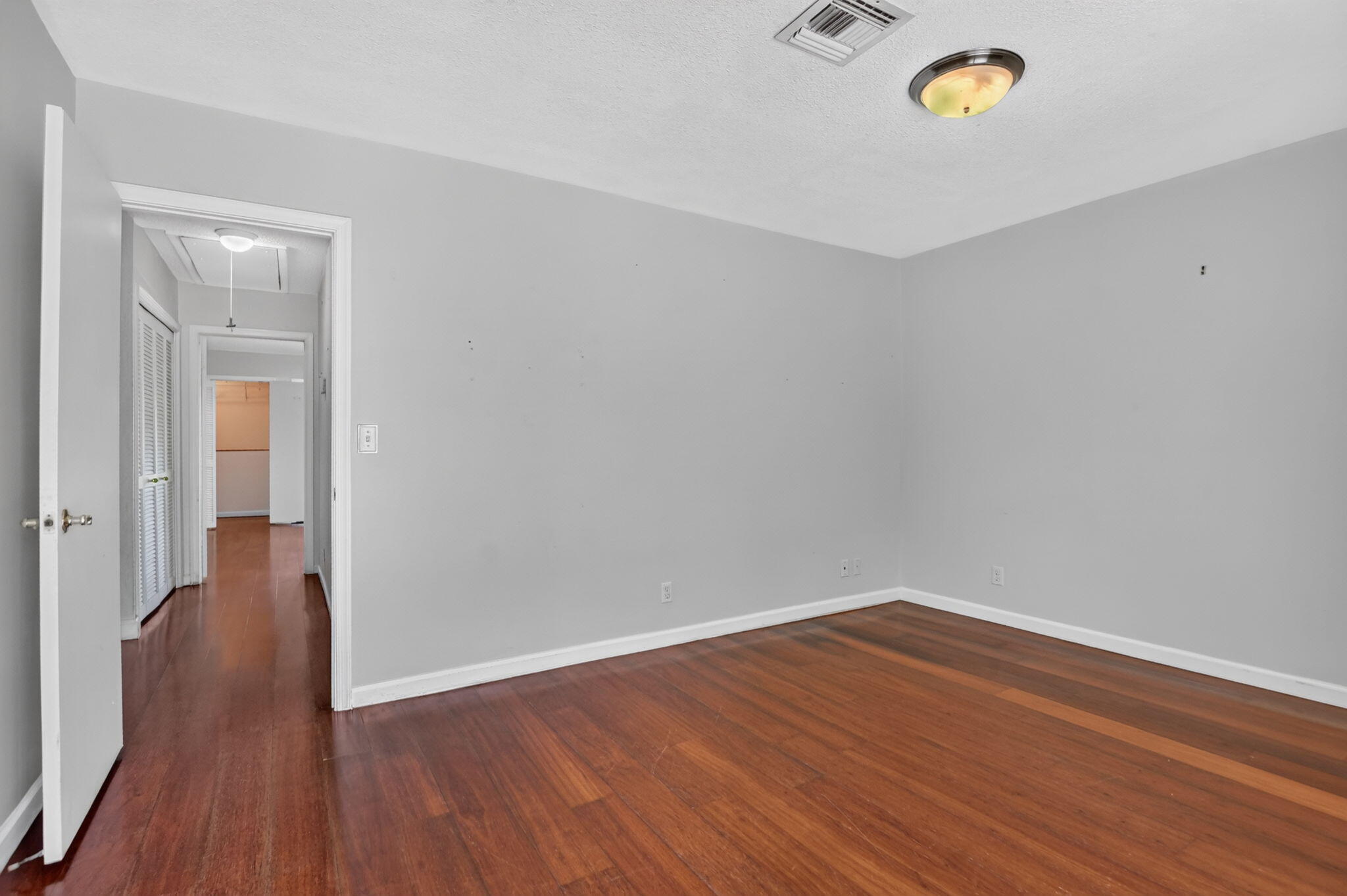 2107 NE 44th Street