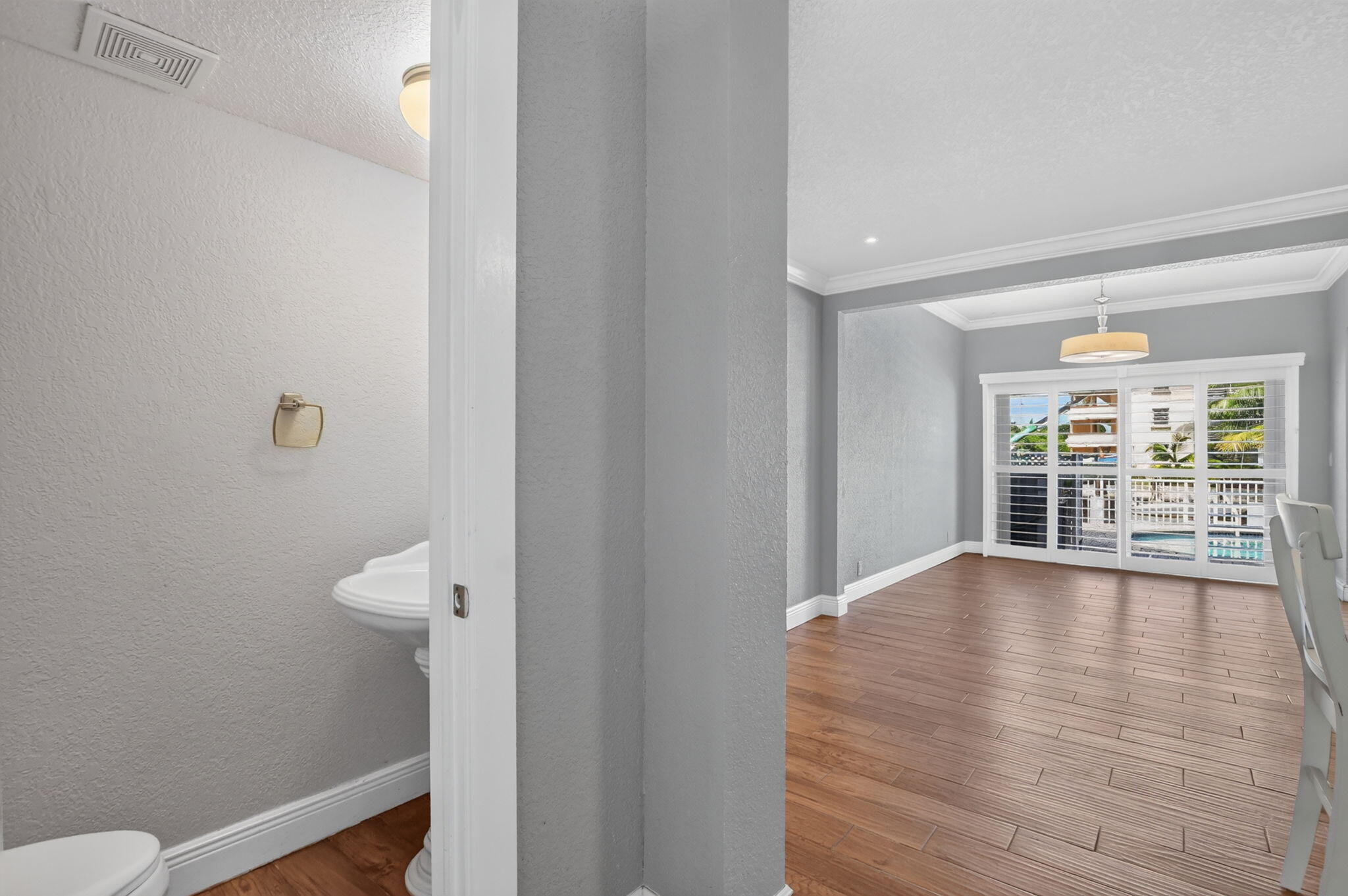 2107 NE 44th Street