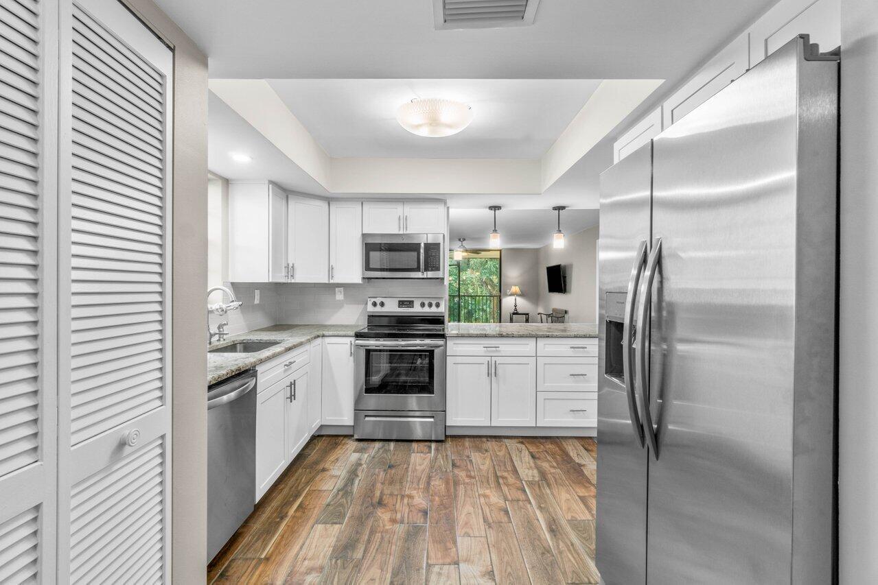 1555 S FEDERAL Highway 203