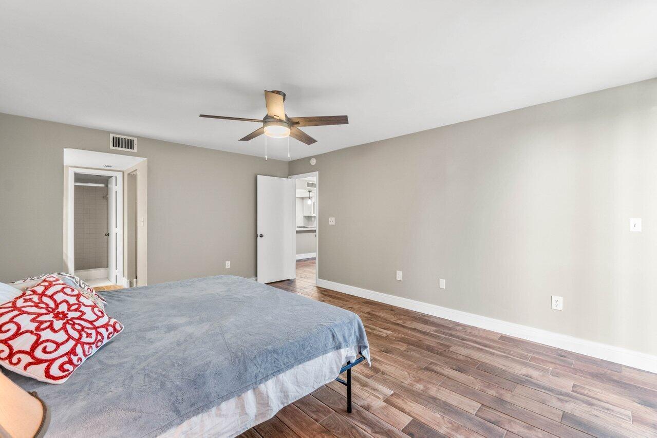 1555 S FEDERAL Highway 203